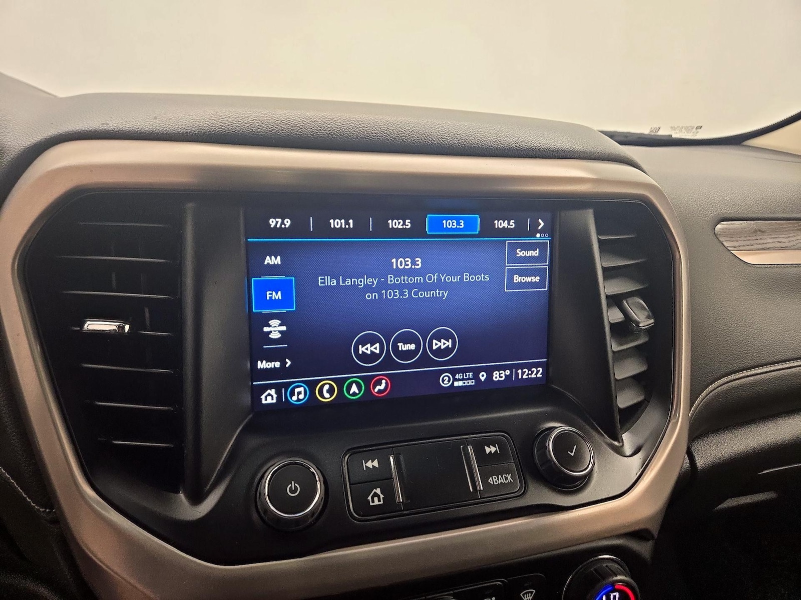 2023 GMC Acadia Denali - Photo 17