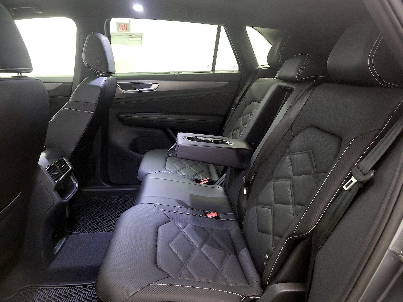 2025 Volkswagen Atlas Cross Sport SE w/Tech - Photo 21