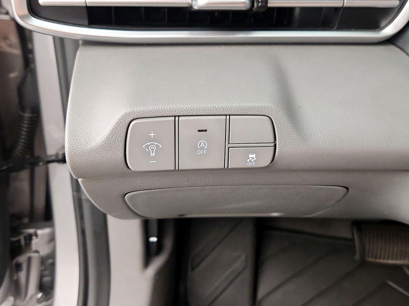 2025 Hyundai Elantra SE - Photo 14