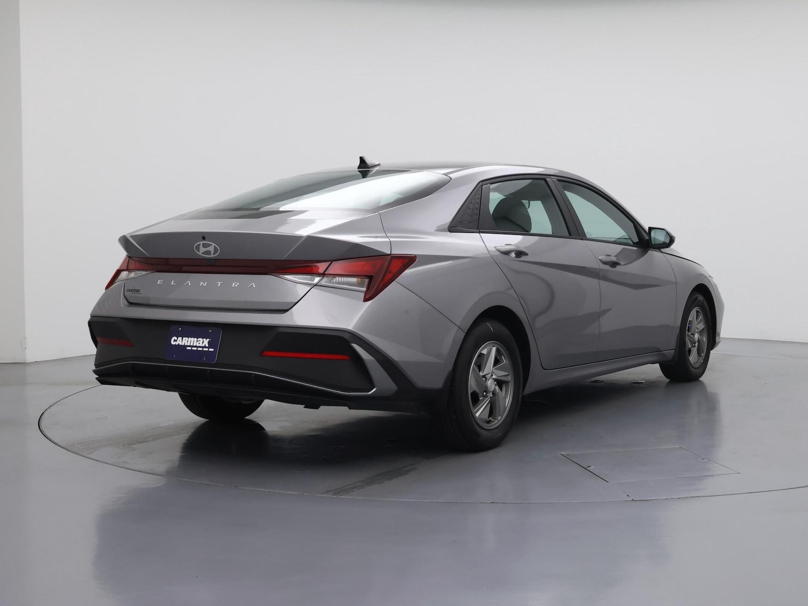 2025 Hyundai Elantra SE - Photo 9