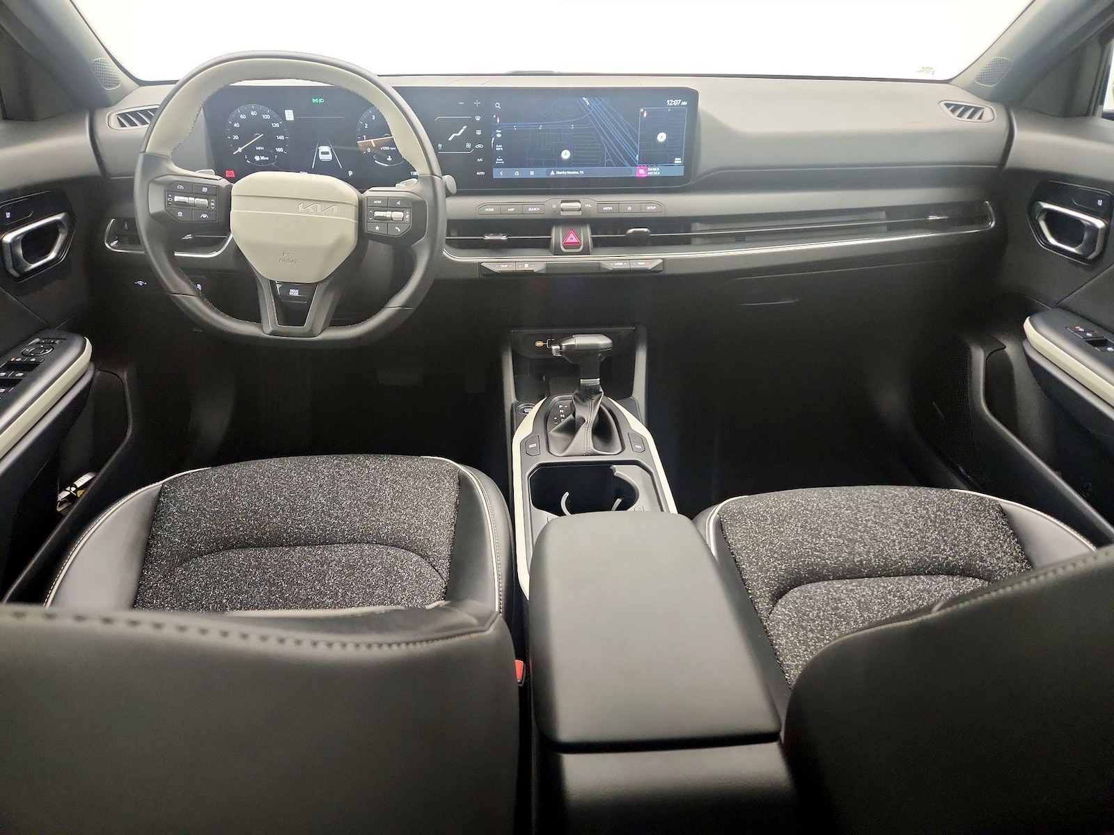 2025 Kia K4 GT-Line - Photo 10