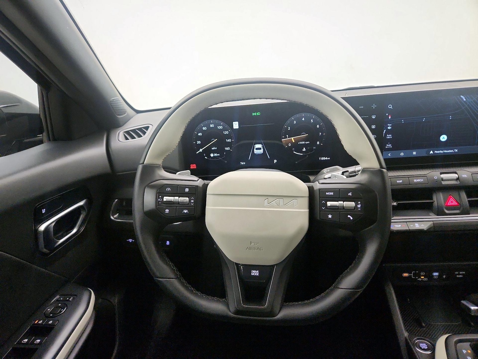 2025 Kia K4 GT-Line - Photo 11