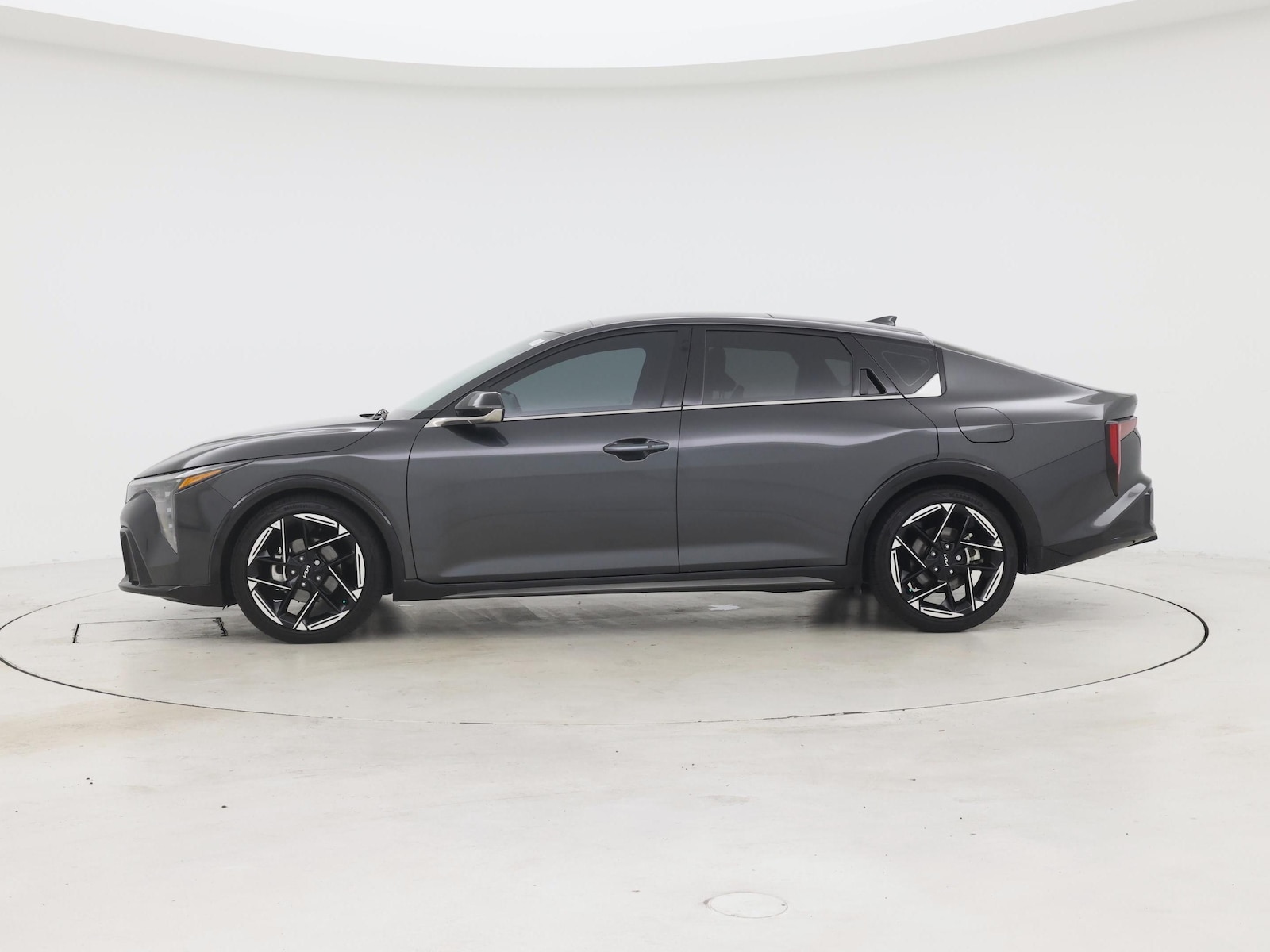 2025 Kia K4 GT-Line - Photo 4