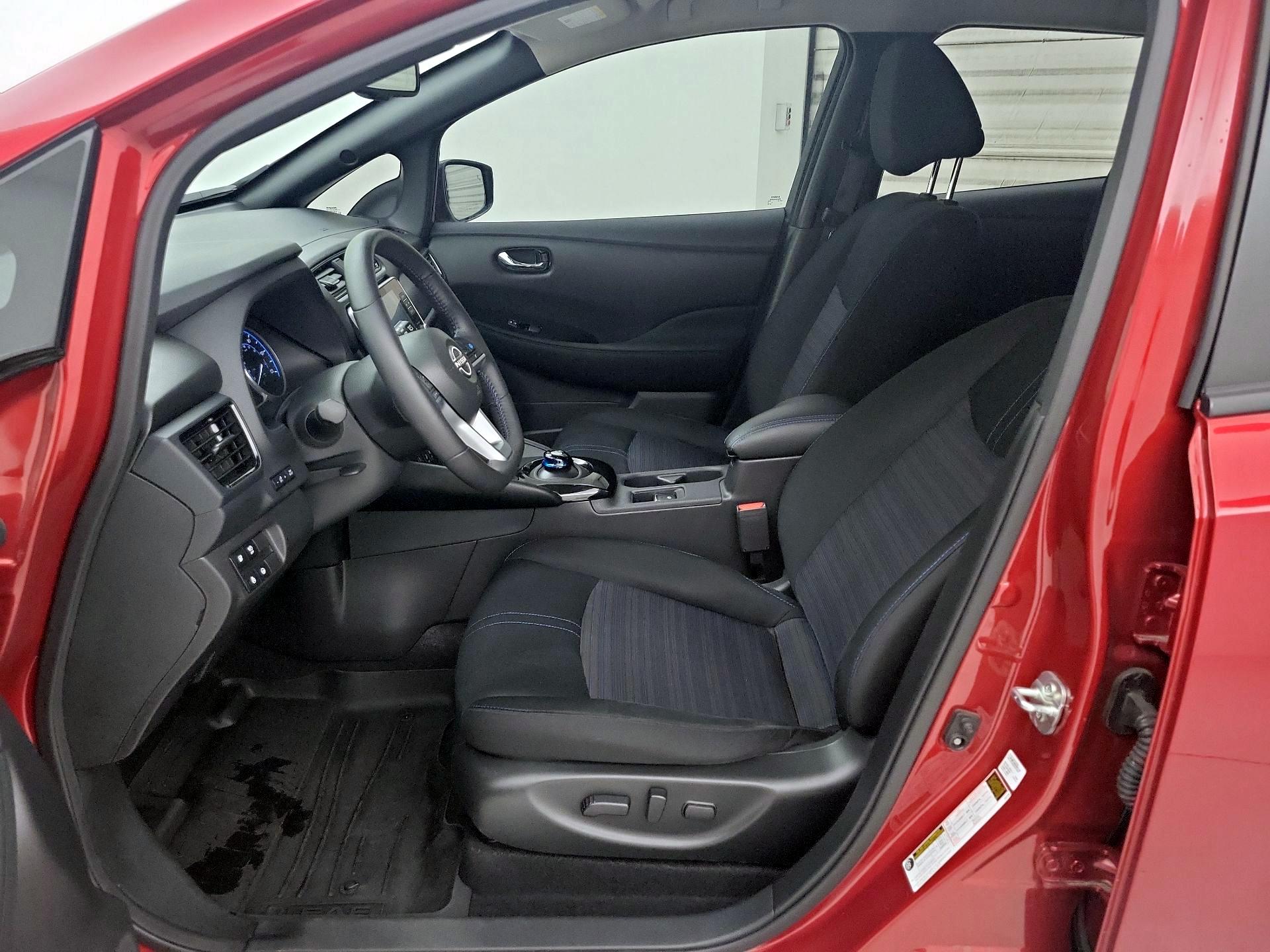 Thumbnail: 2024 Nissan Leaf - 11