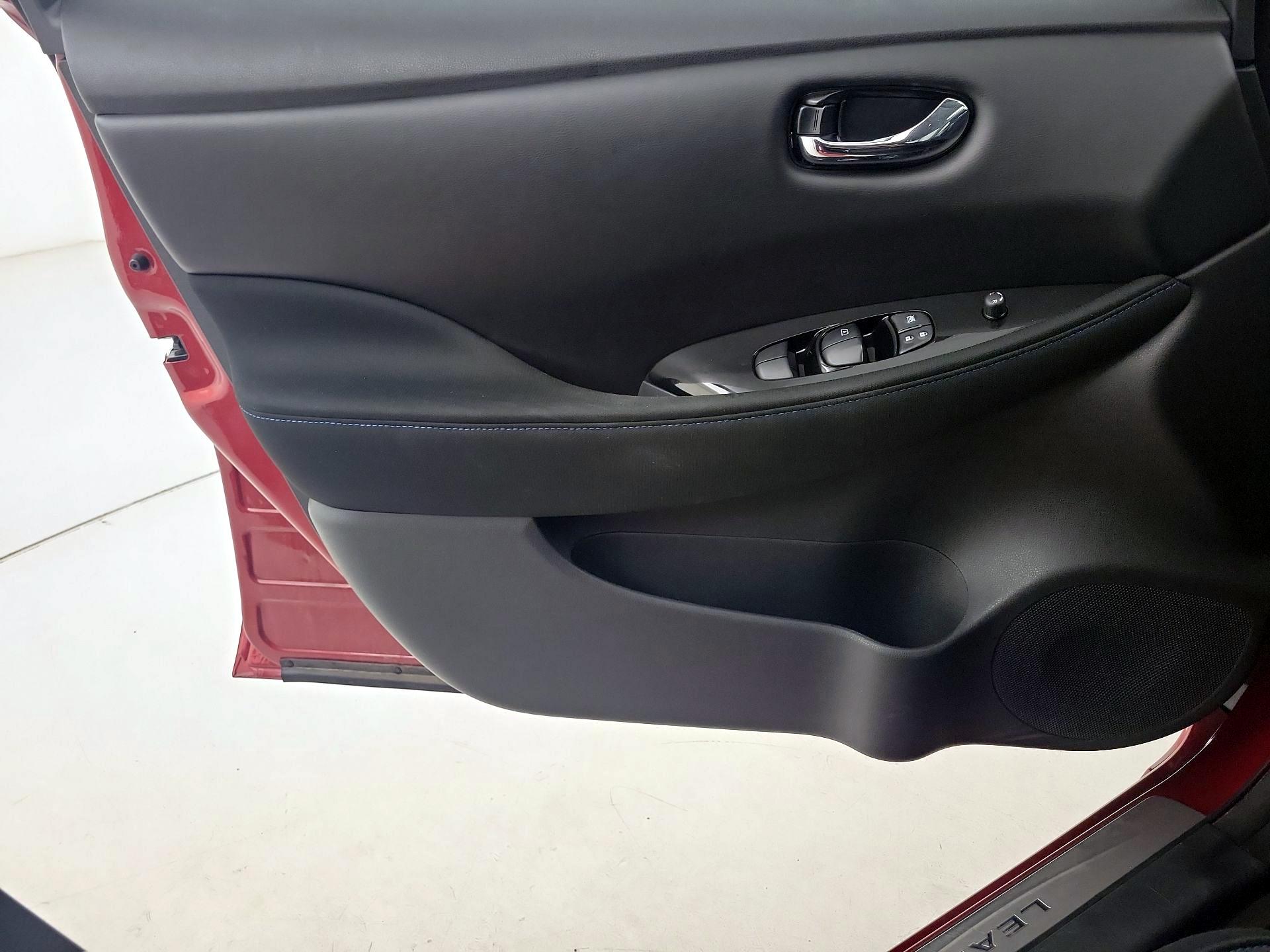 Thumbnail: 2024 Nissan Leaf - 12