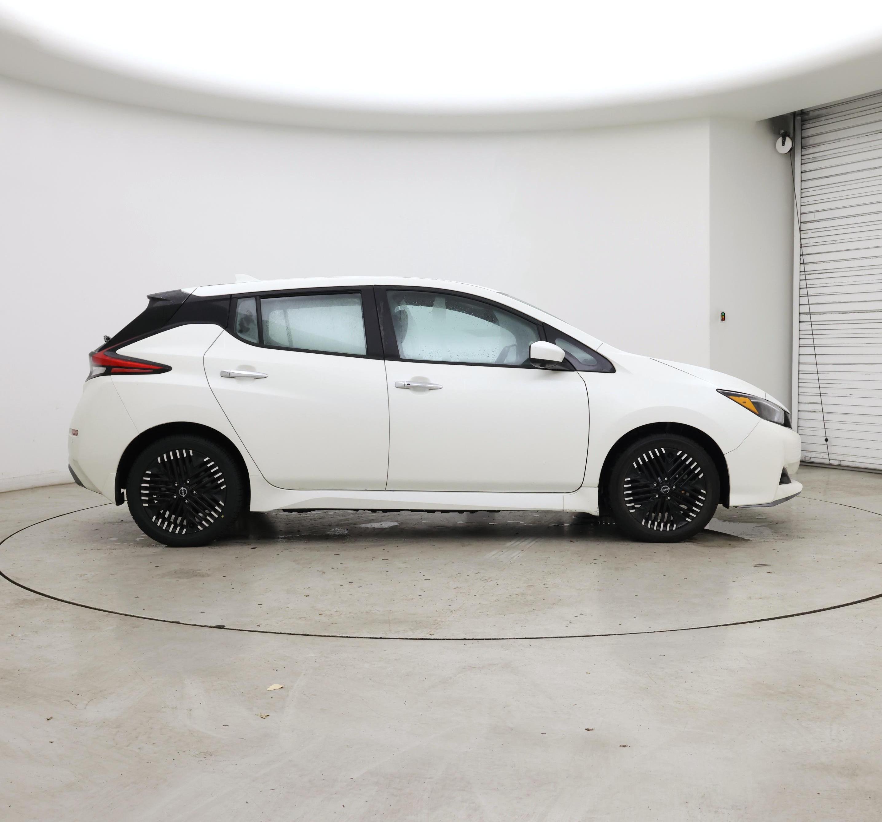 Thumbnail: 2023 Nissan Leaf - 7