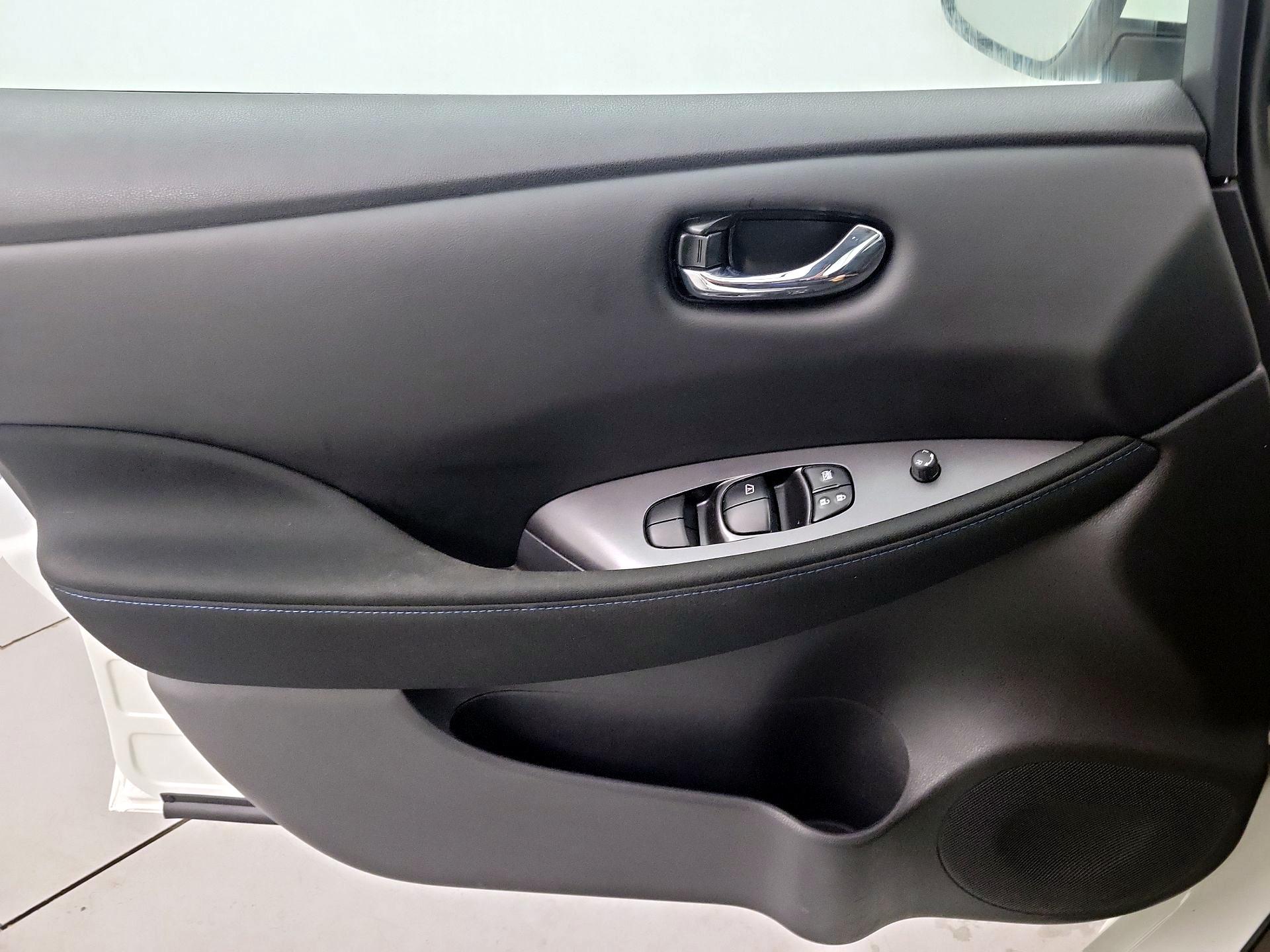 Thumbnail: 2023 Nissan Leaf - 12