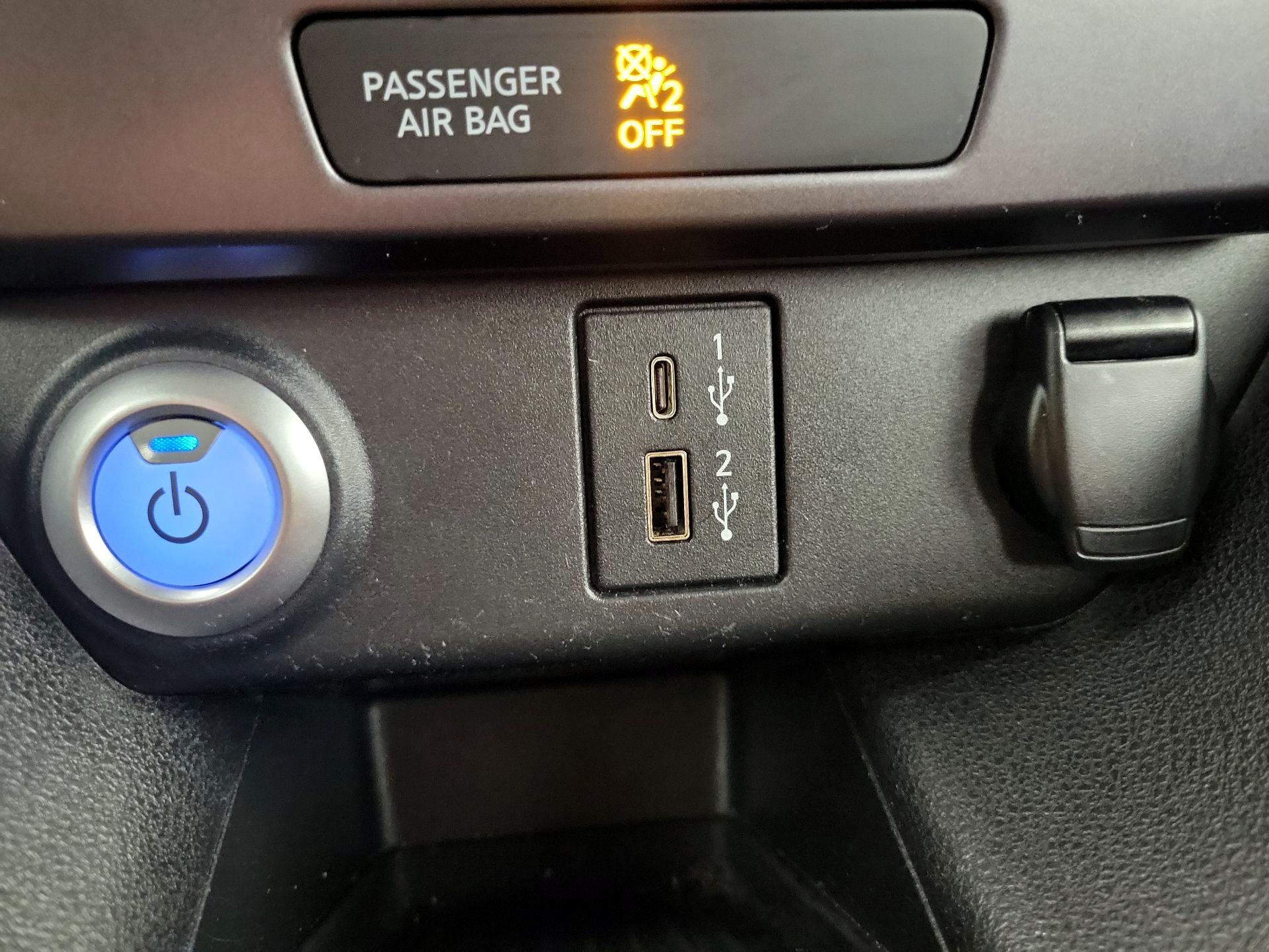 Thumbnail: 2023 Nissan Leaf - 18