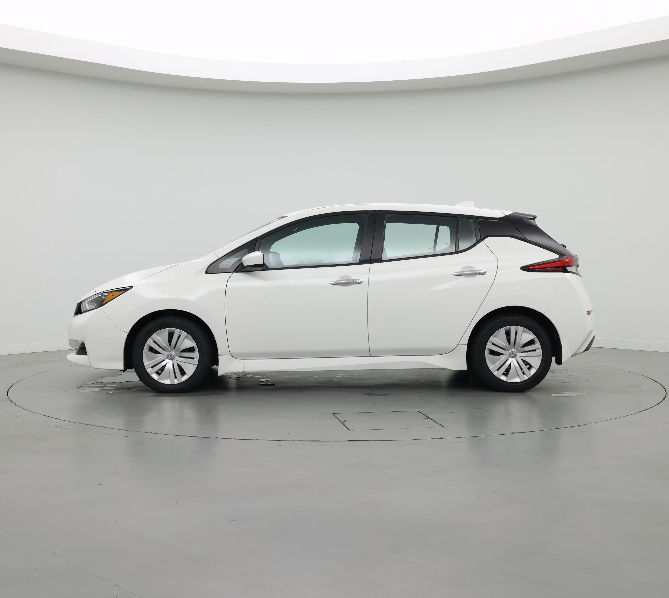 Thumbnail: 2023 Nissan Leaf - 3