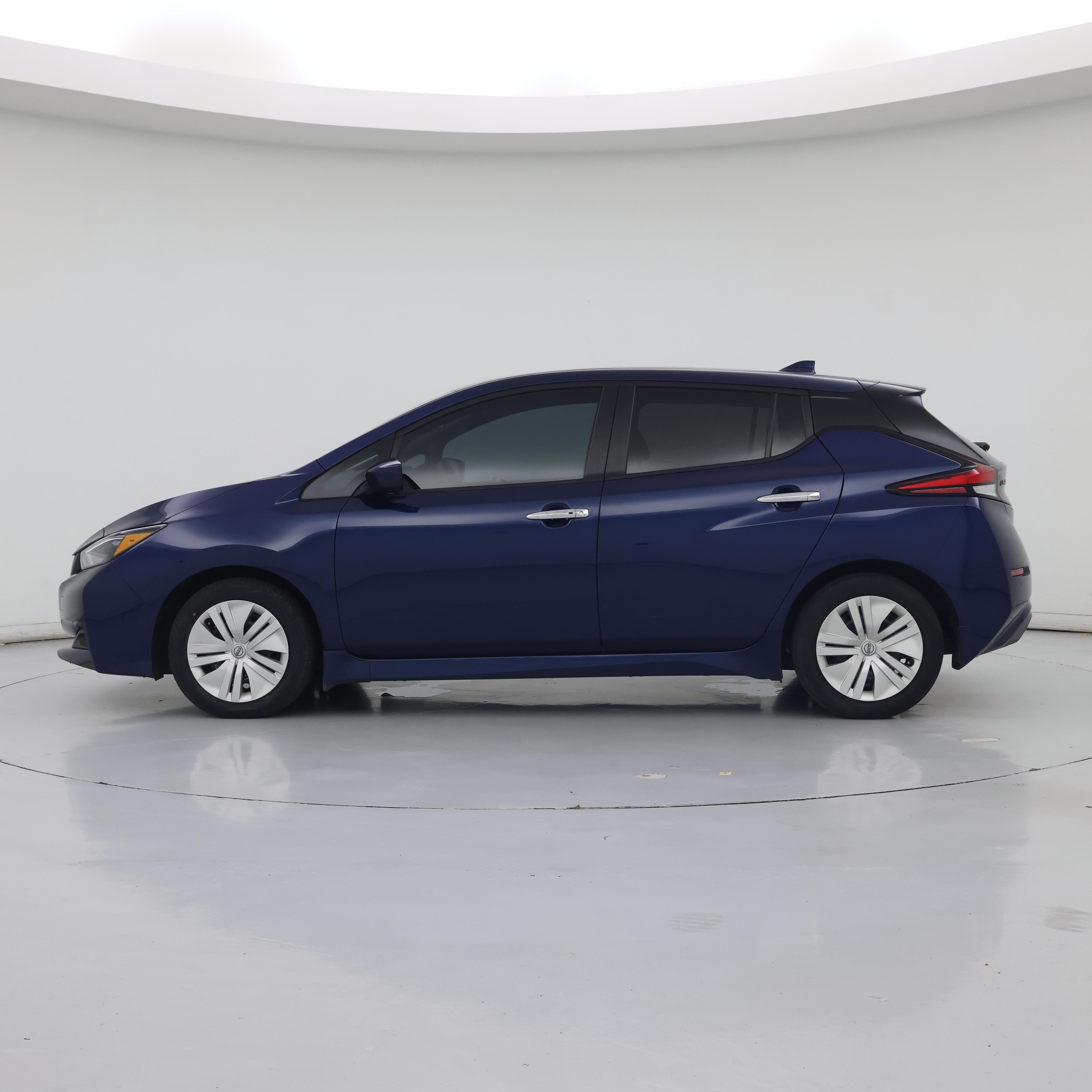 Thumbnail: 2024 Nissan Leaf - 3