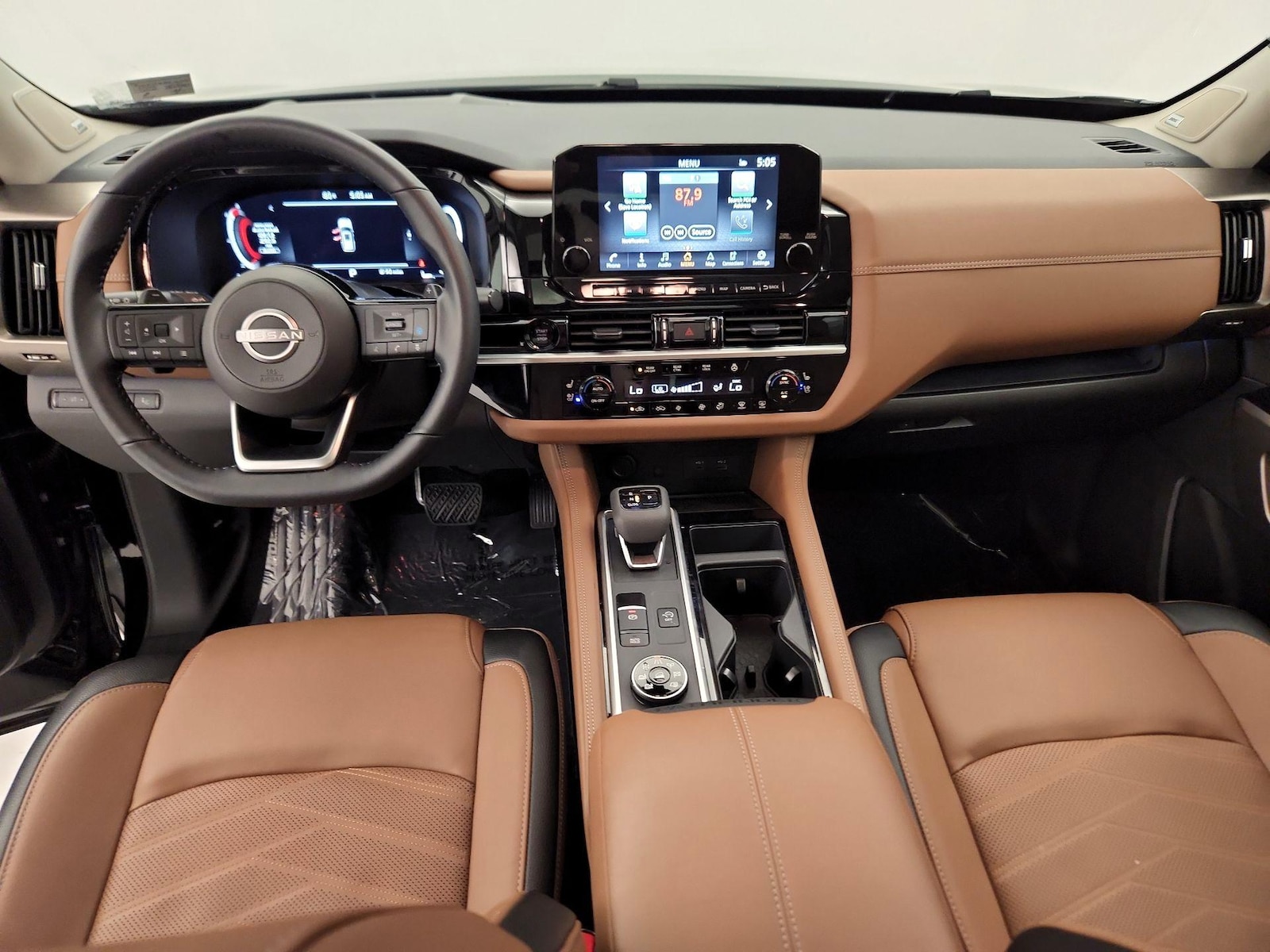 2025 Nissan Pathfinder Platinum - Photo 10
