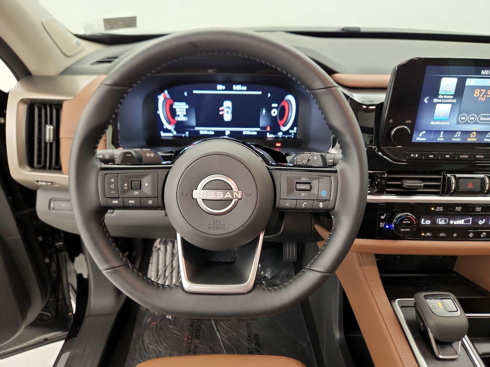 2025 Nissan Pathfinder Platinum - Photo 11