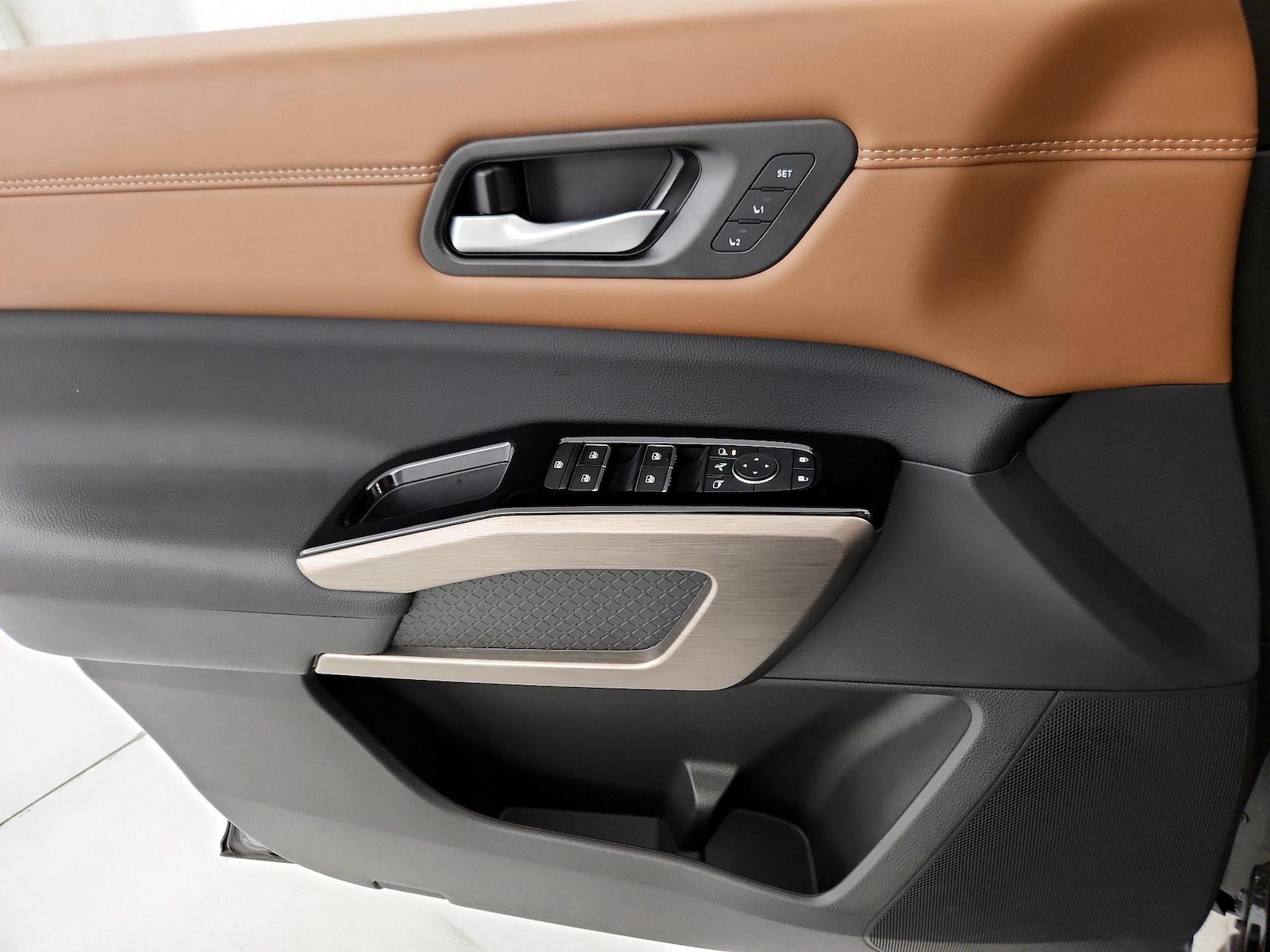 2025 Nissan Pathfinder Platinum - Photo 13