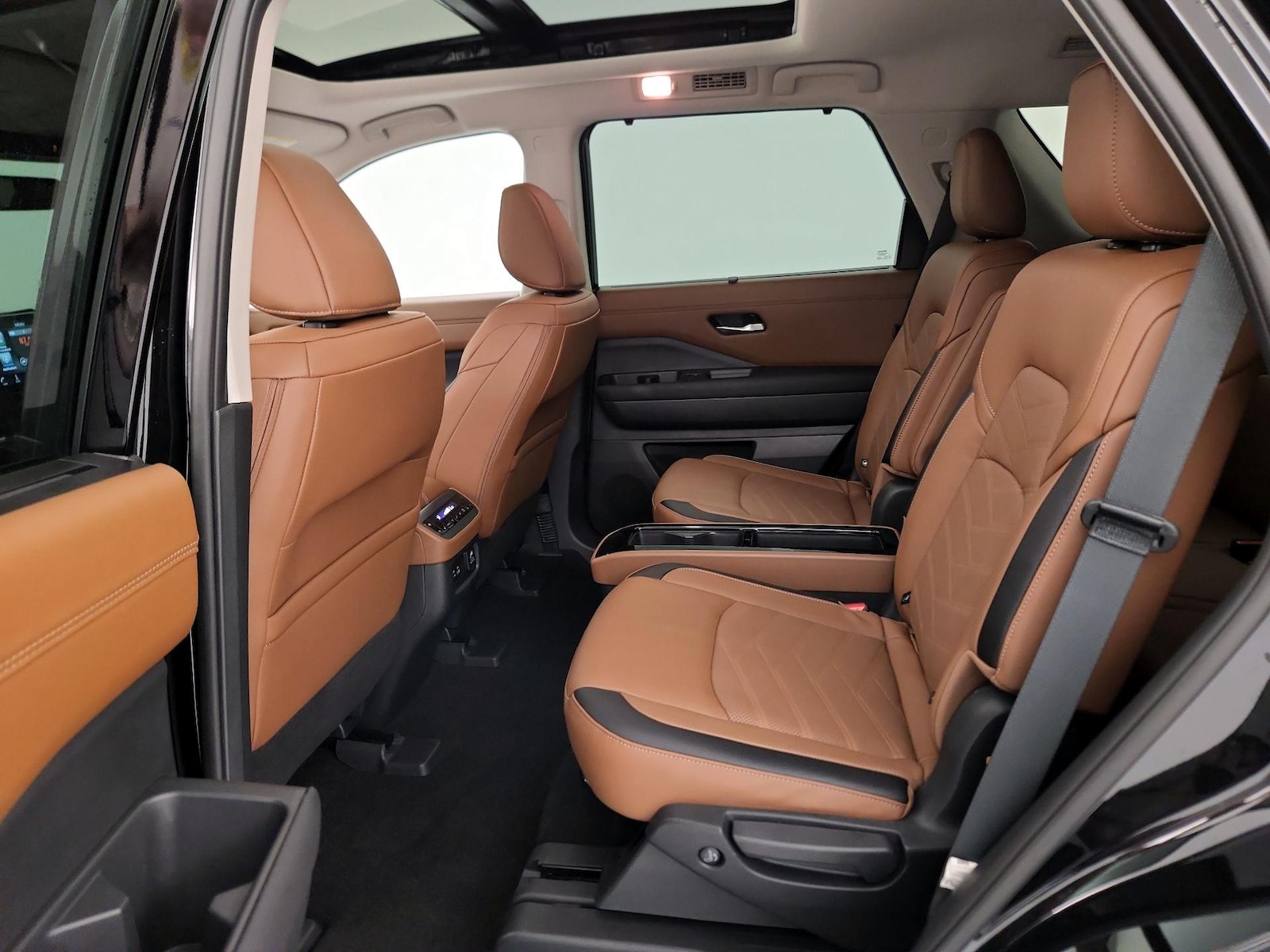2025 Nissan Pathfinder Platinum - Photo 22