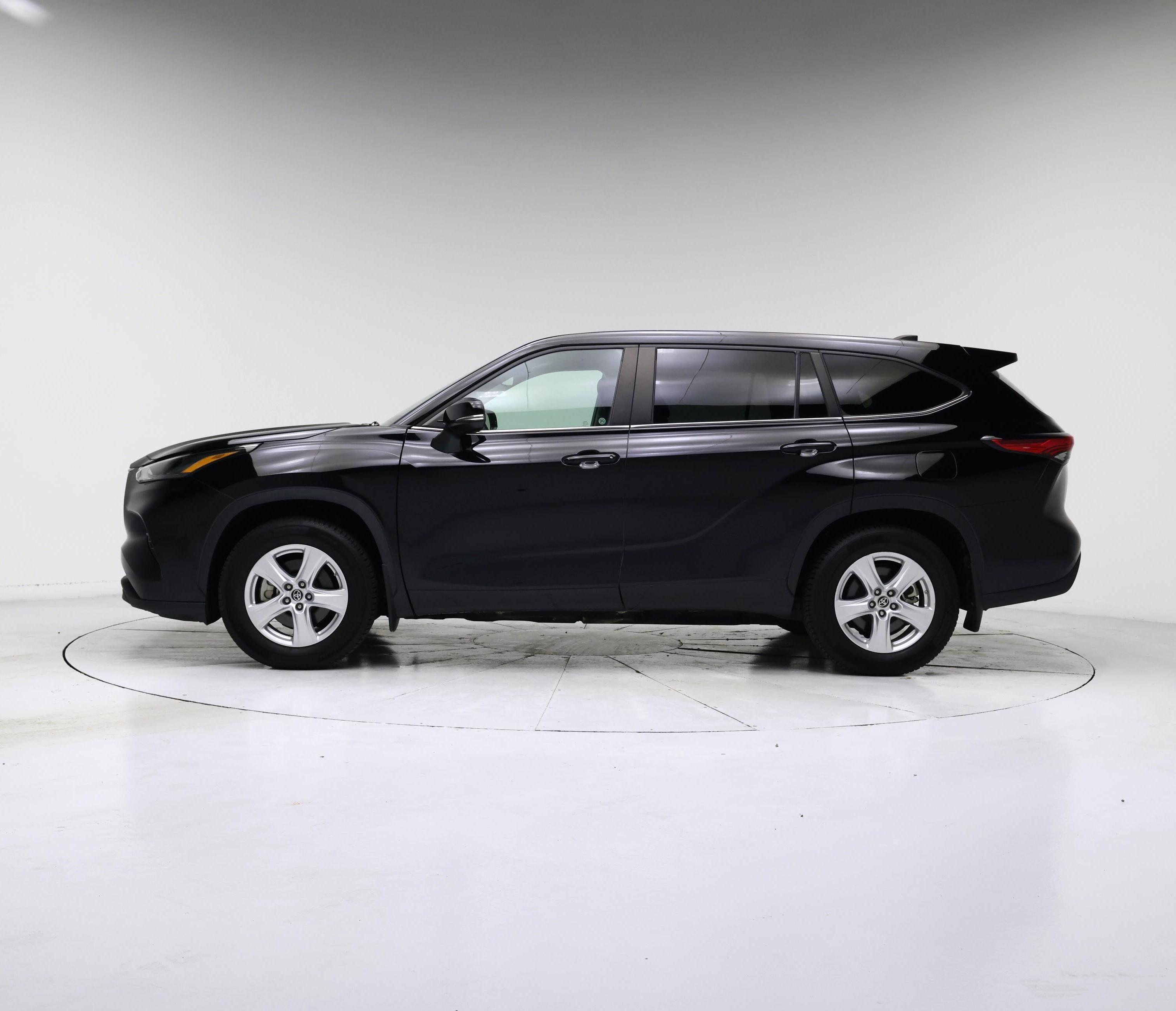 Thumbnail: 2023 Toyota Highlander - 3