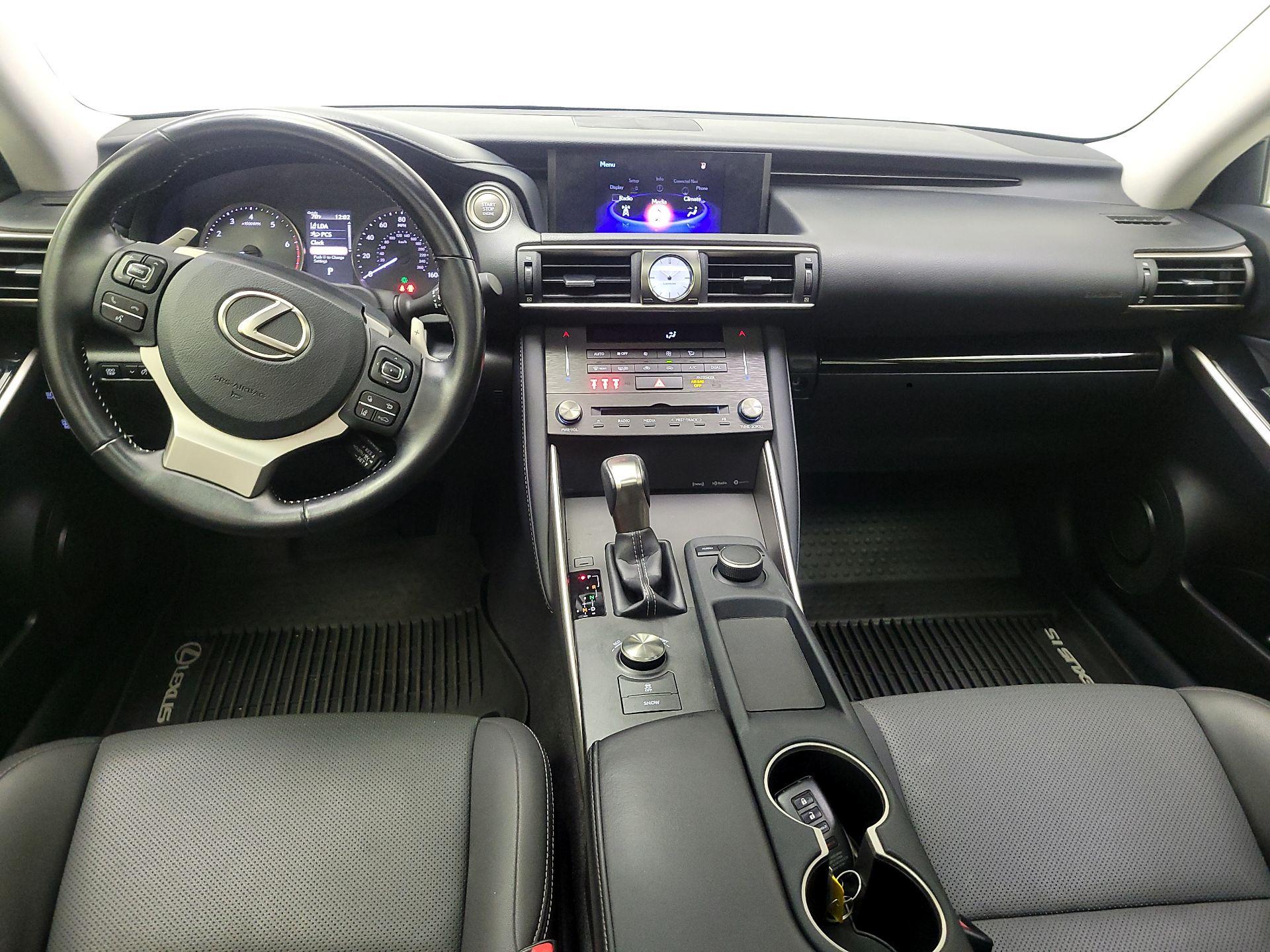 Thumbnail: 2020 Lexus IS - 9