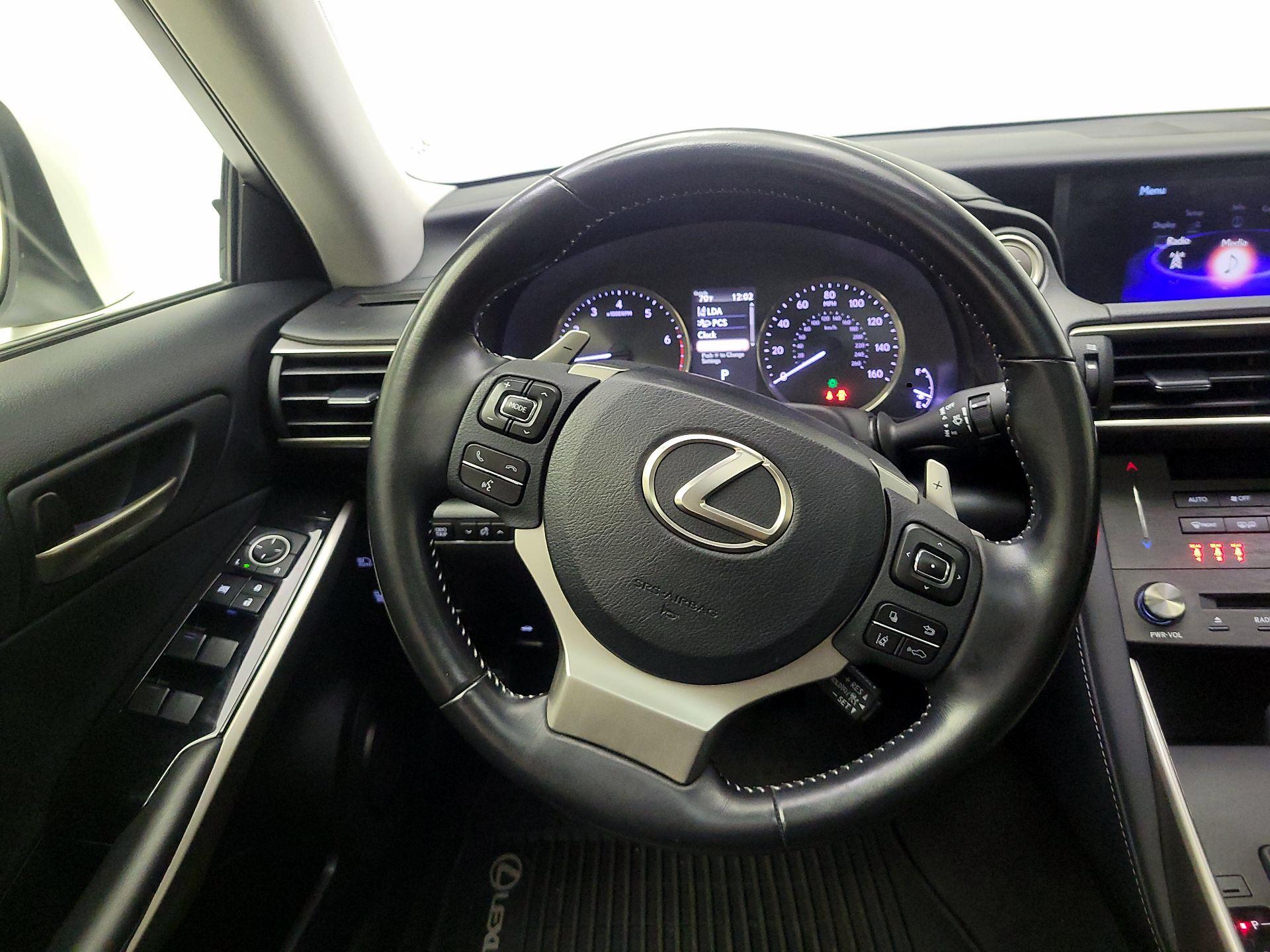 Thumbnail: 2020 Lexus IS - 10