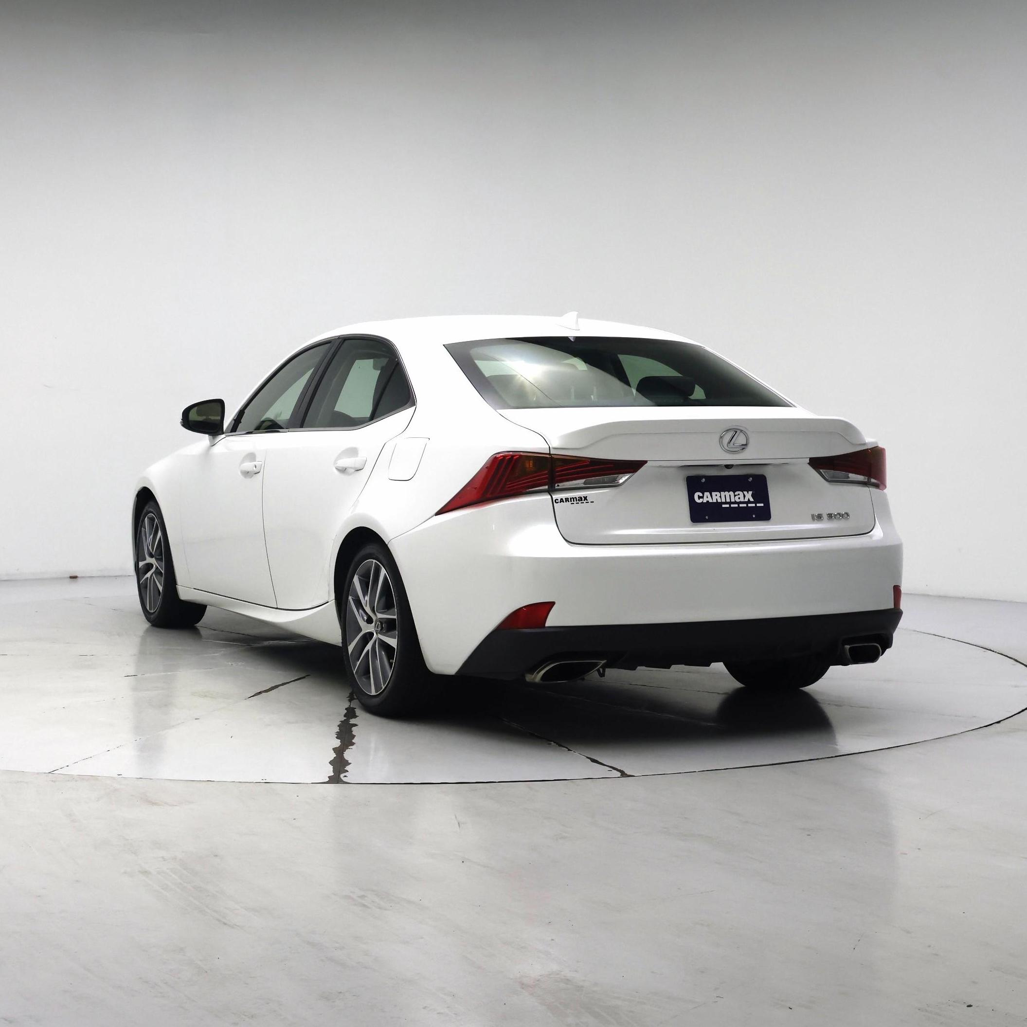 Thumbnail: 2020 Lexus IS - 2
