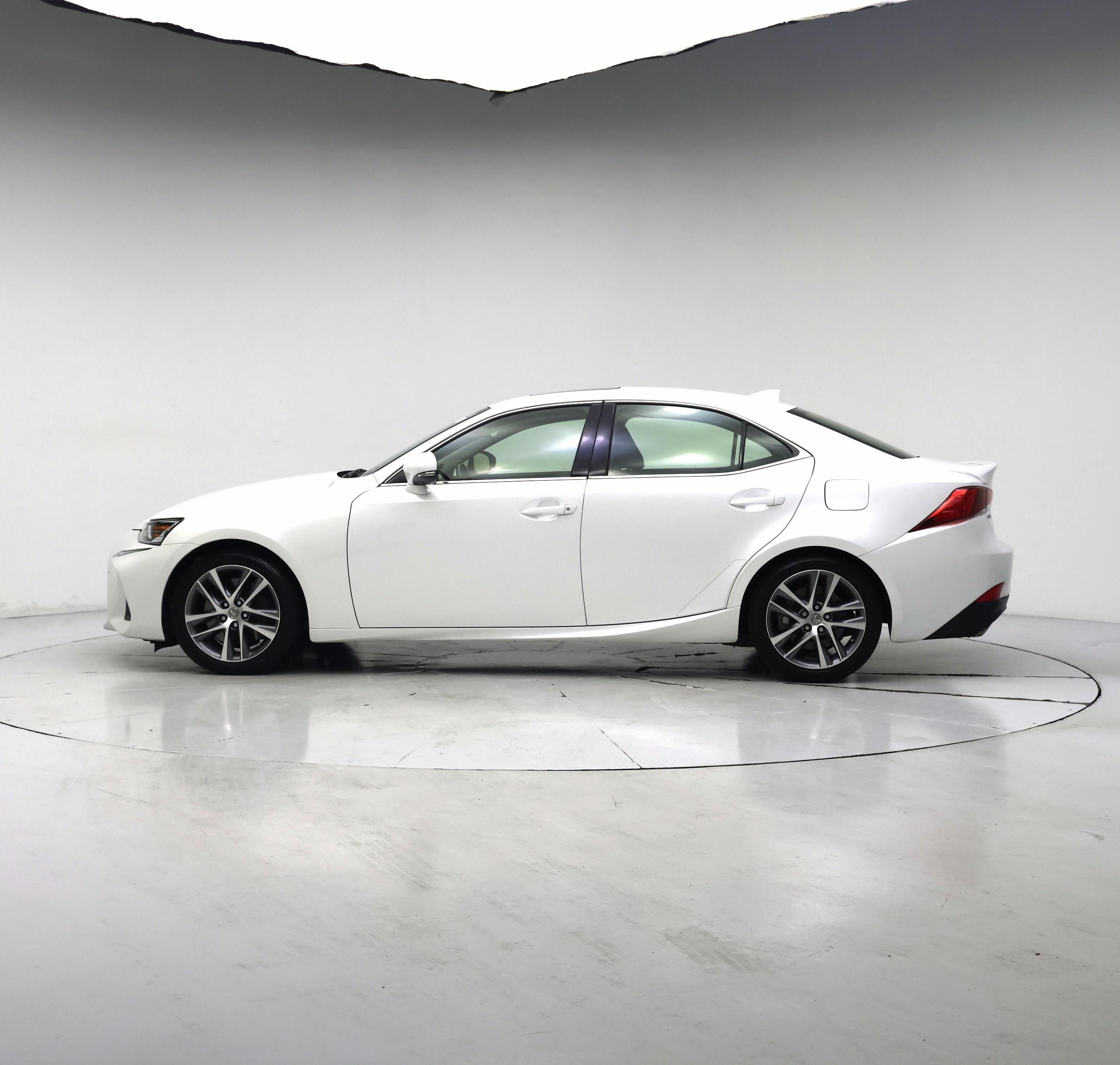 Thumbnail: 2020 Lexus IS - 3