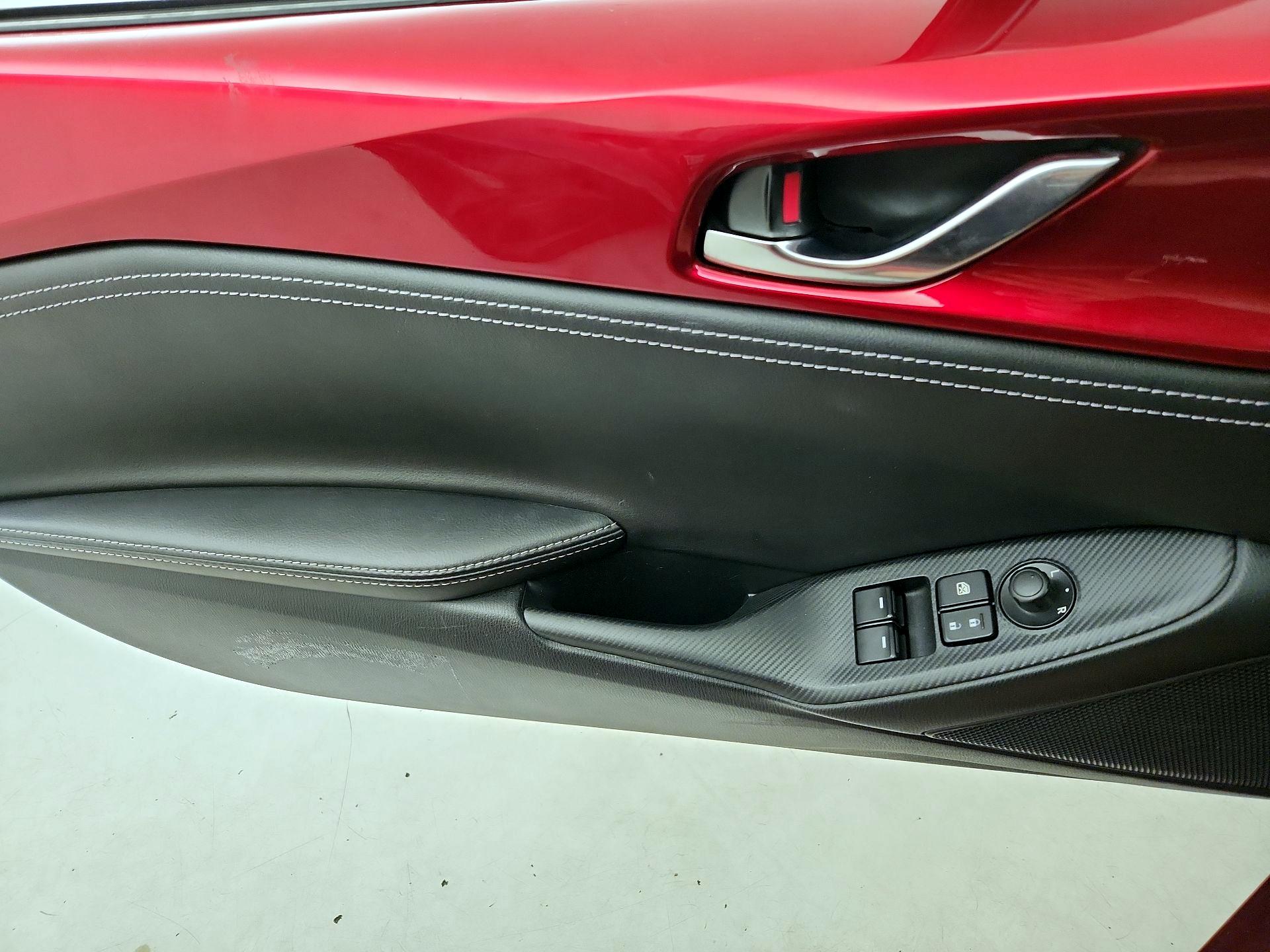 Thumbnail: 2020 Mazda MX-5 Miata - 12
