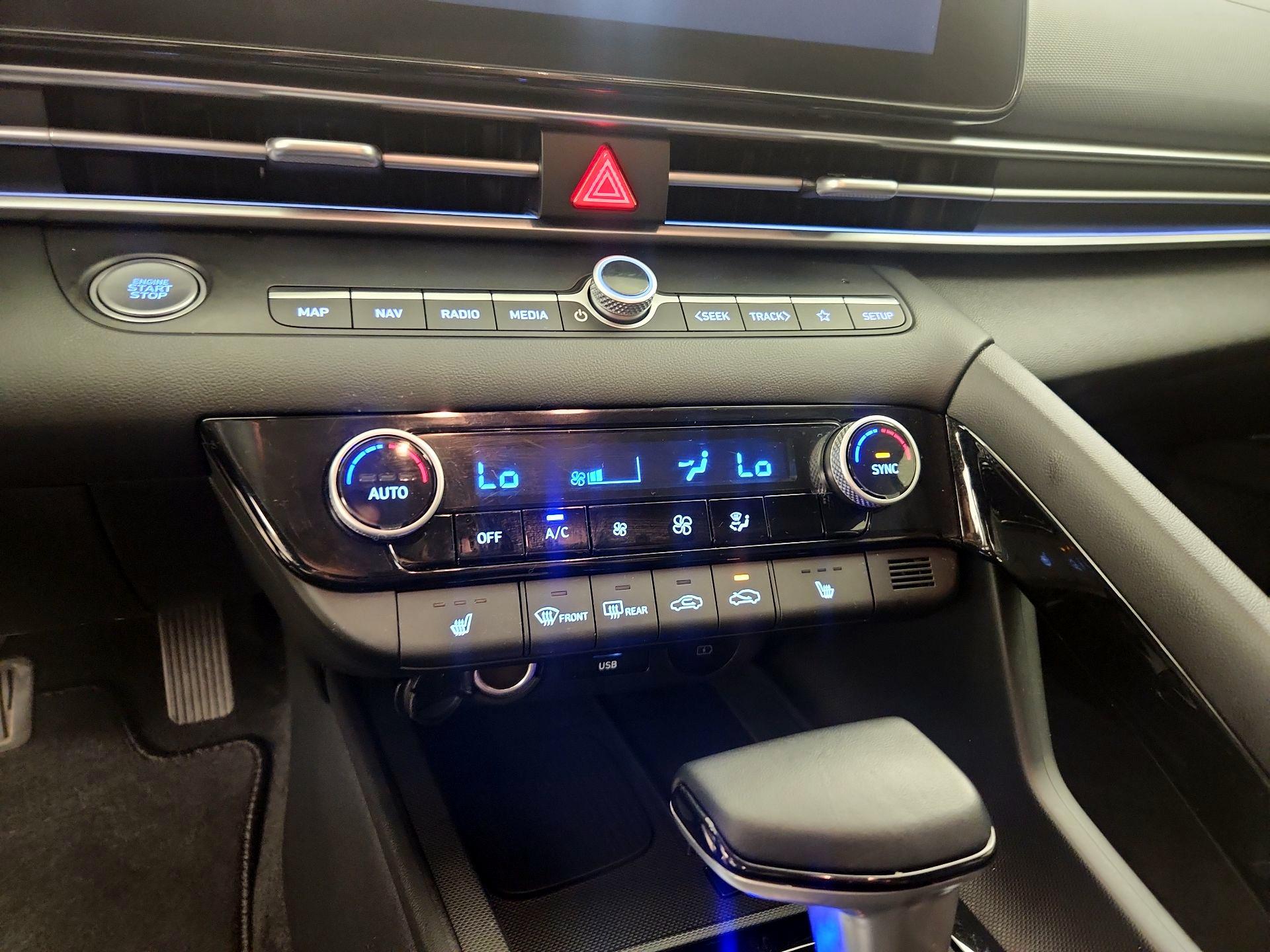 Thumbnail: 2025 Hyundai Elantra - 17