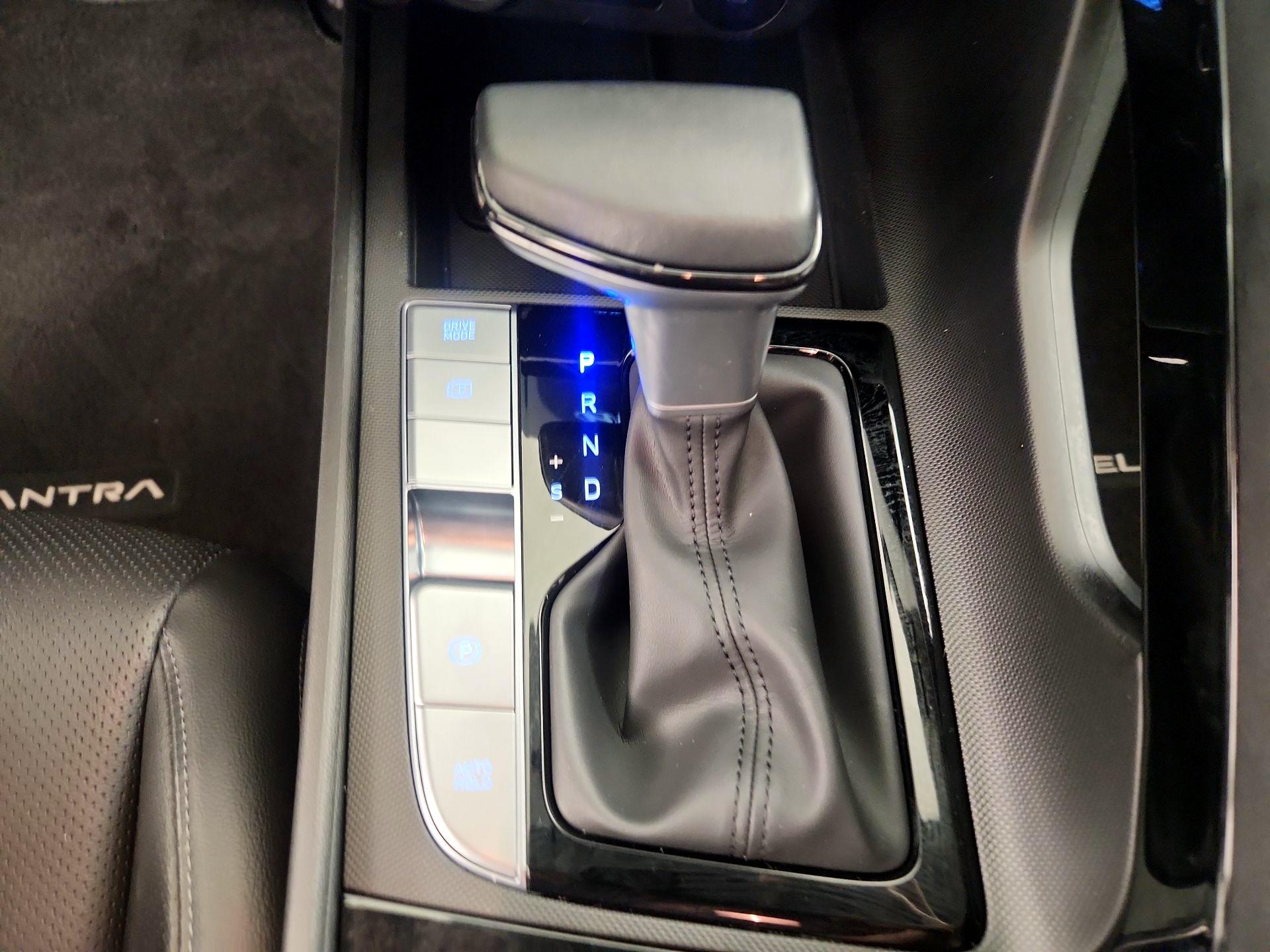 Thumbnail: 2025 Hyundai Elantra - 18