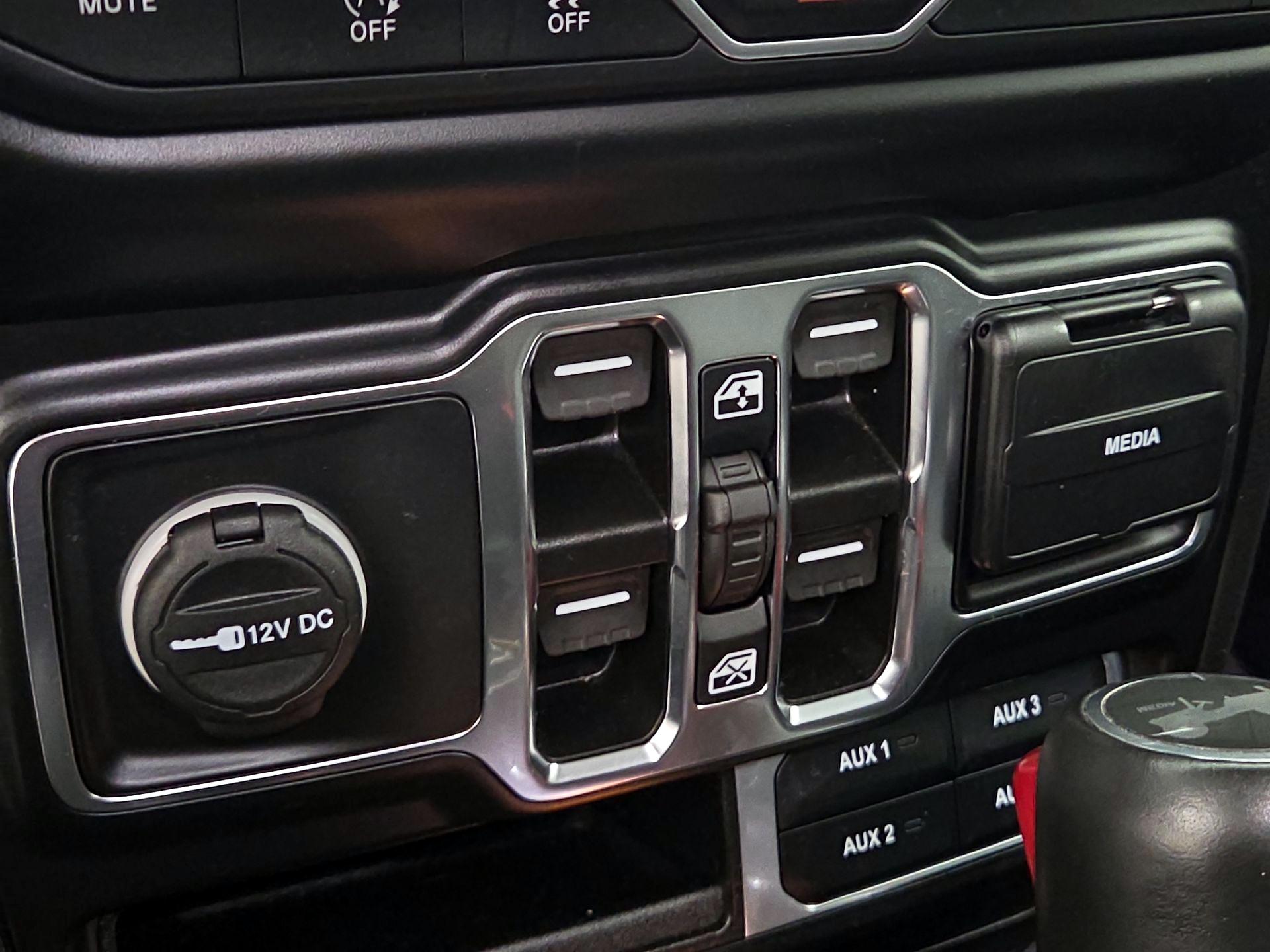 Thumbnail: 2022 Jeep Wrangler - 18