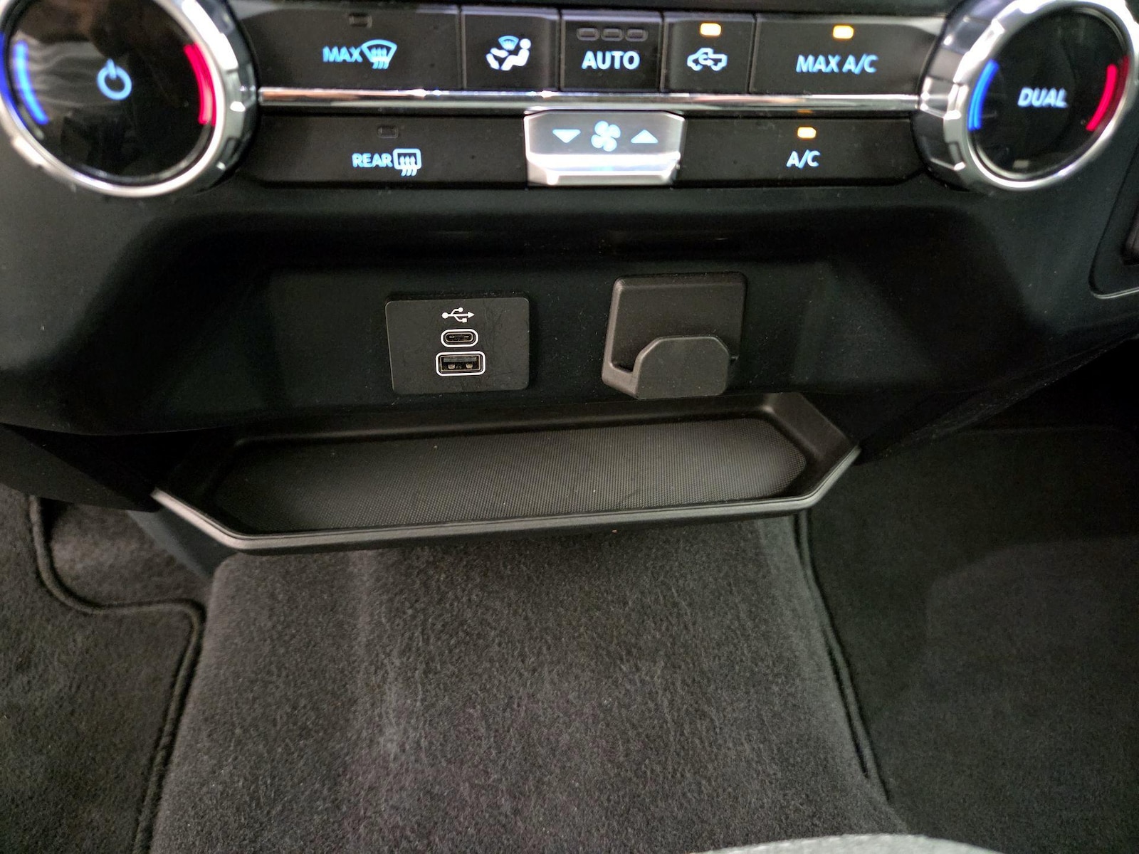 2025 Ford F-150 XLT - Photo 19