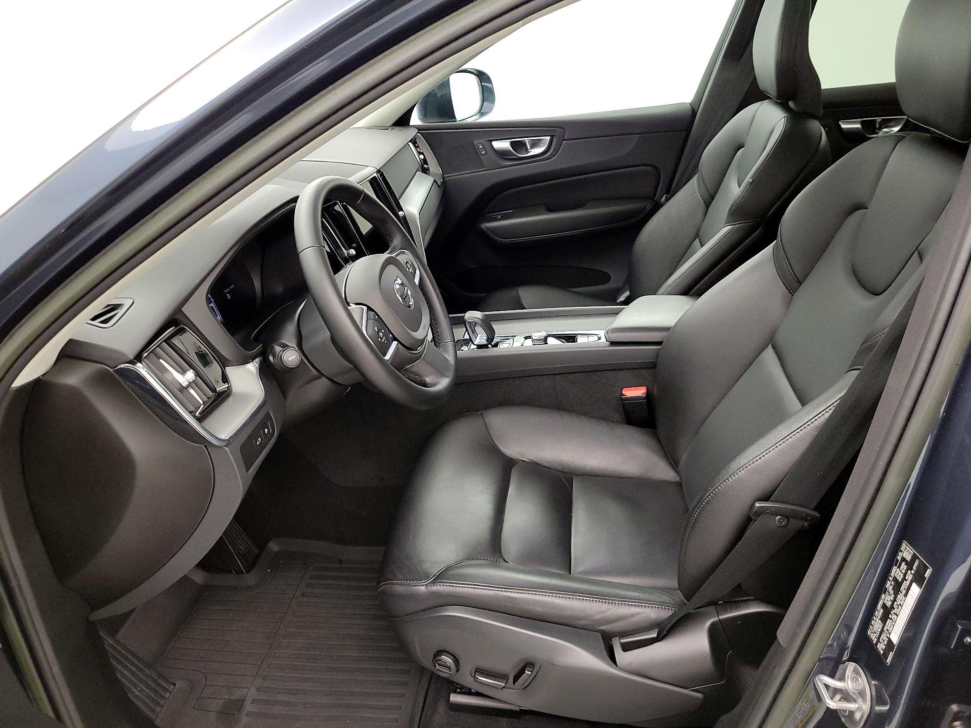 Thumbnail: 2023 Volvo XC60 - 11