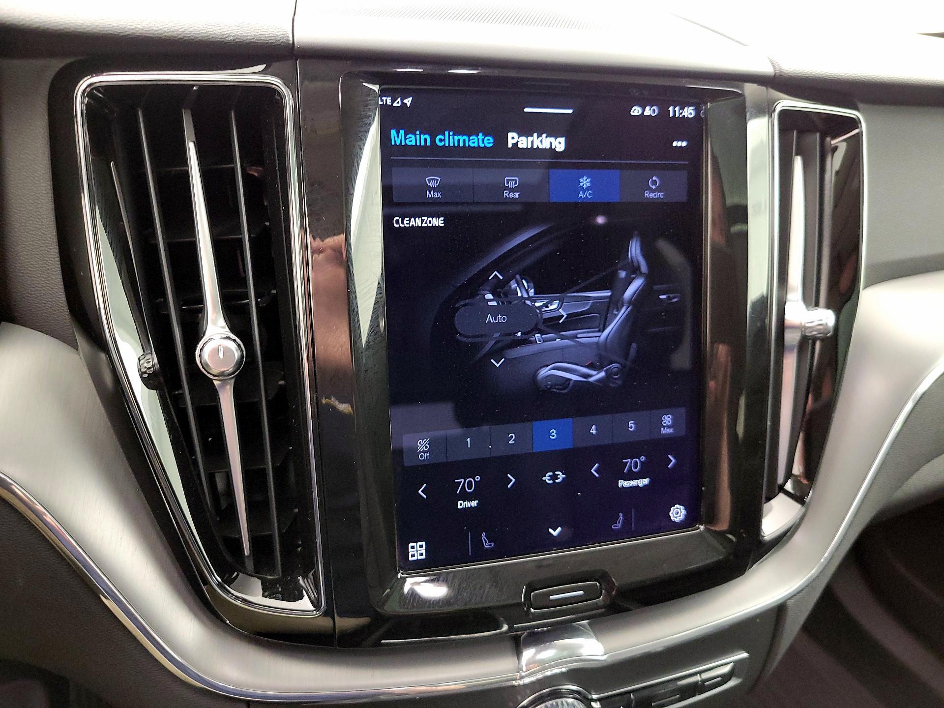 Thumbnail: 2023 Volvo XC60 - 17