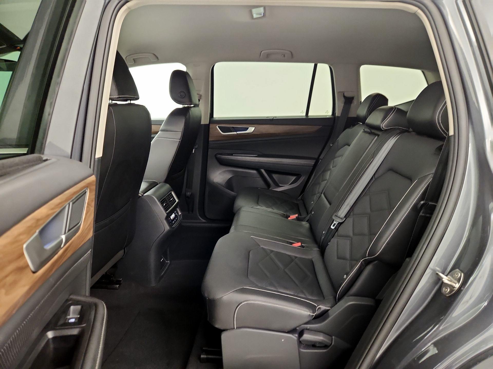Thumbnail: 2025 Volkswagen Atlas - 19