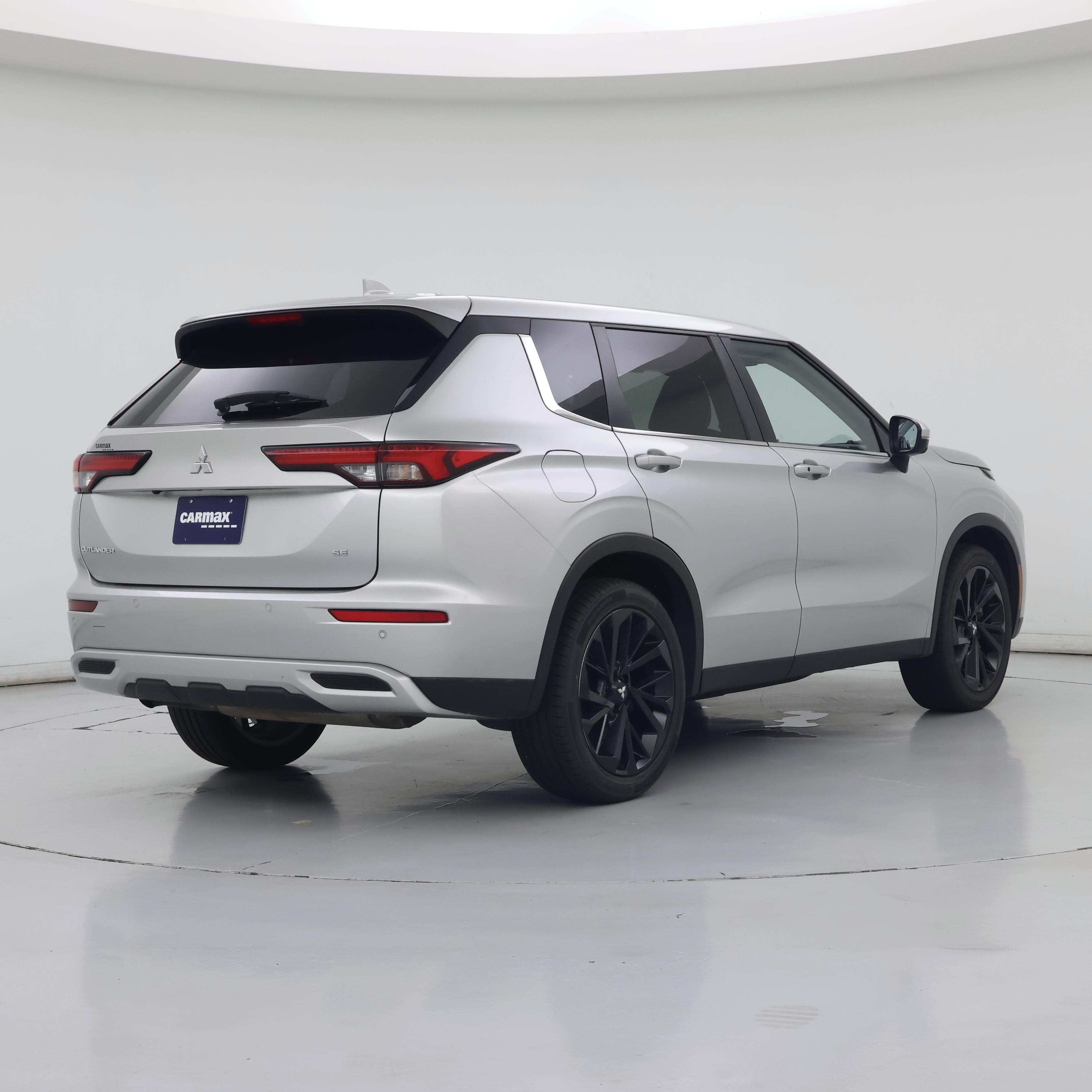 Thumbnail: 2024 Mitsubishi Outlander - 8
