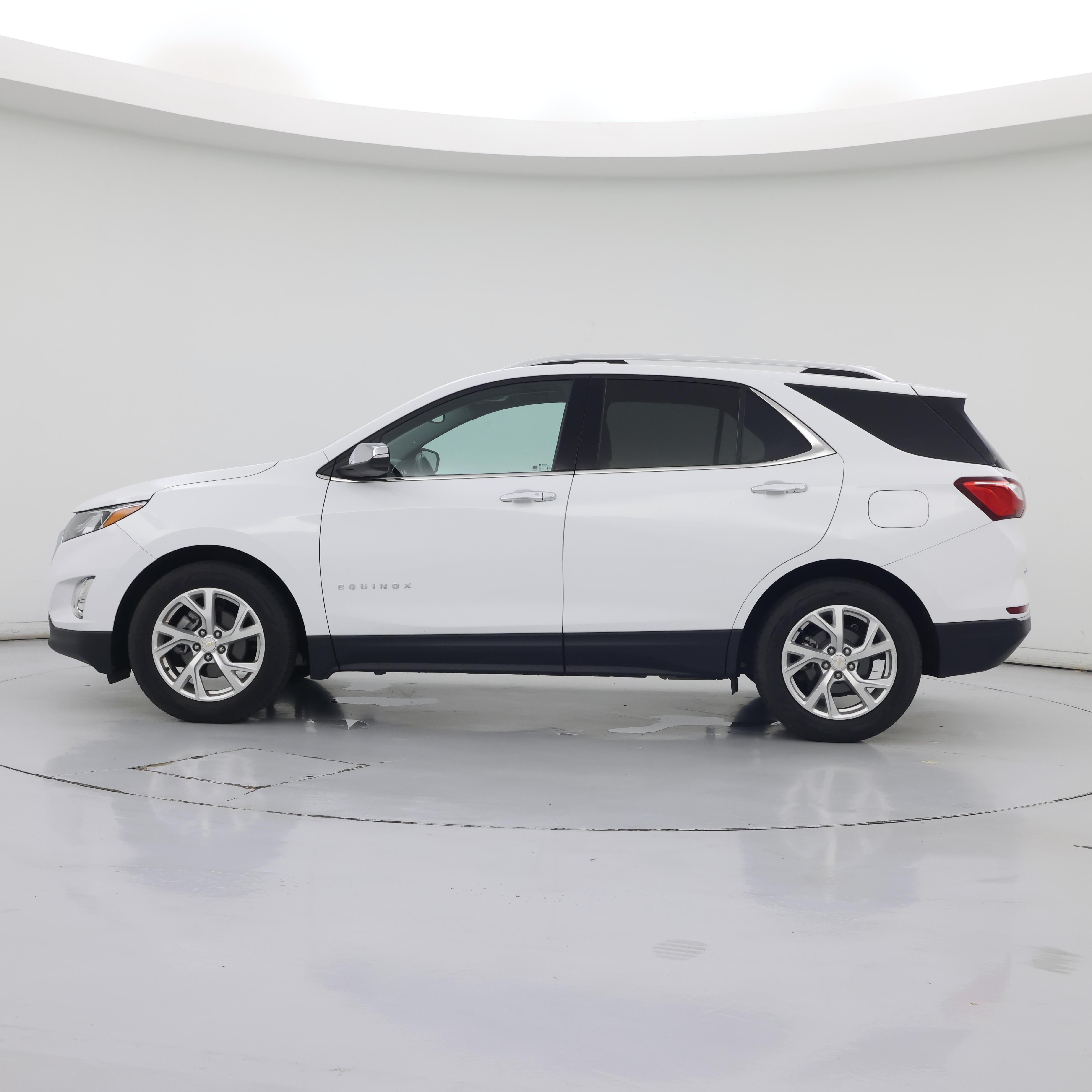Thumbnail: 2021 Chevrolet Equinox - 3