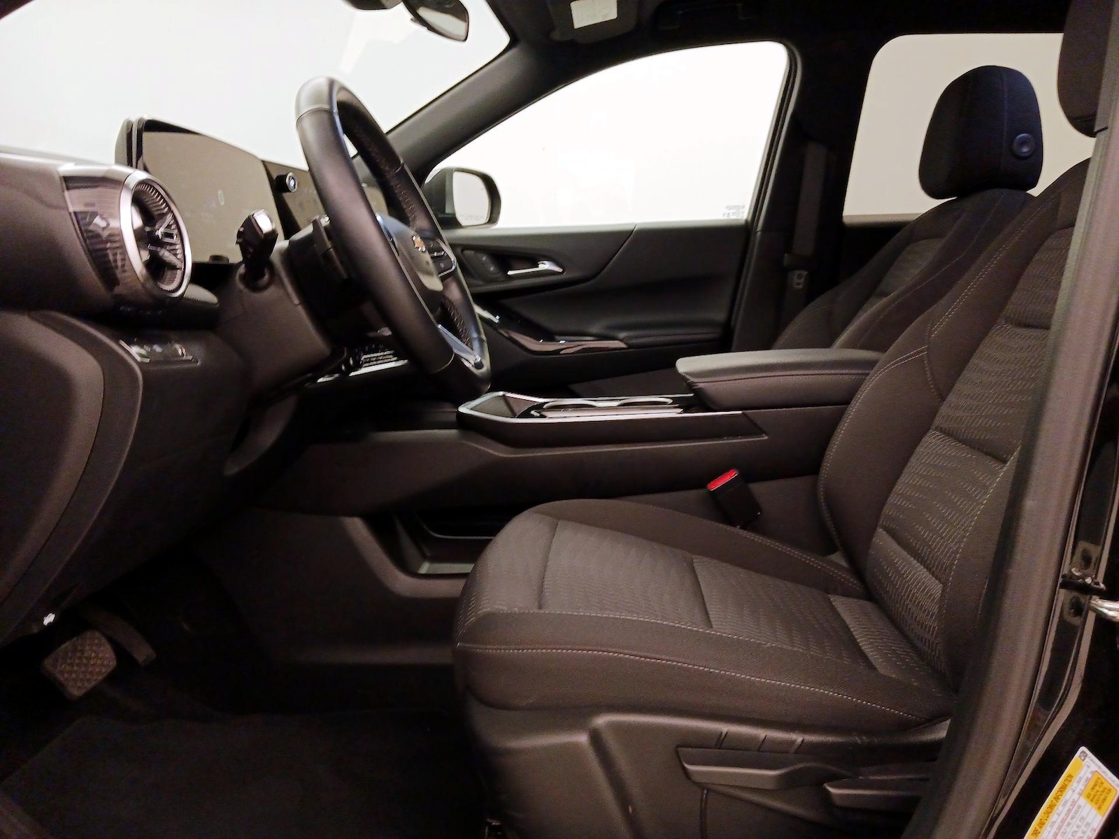 2025 Chevrolet Equinox LT - Photo 12