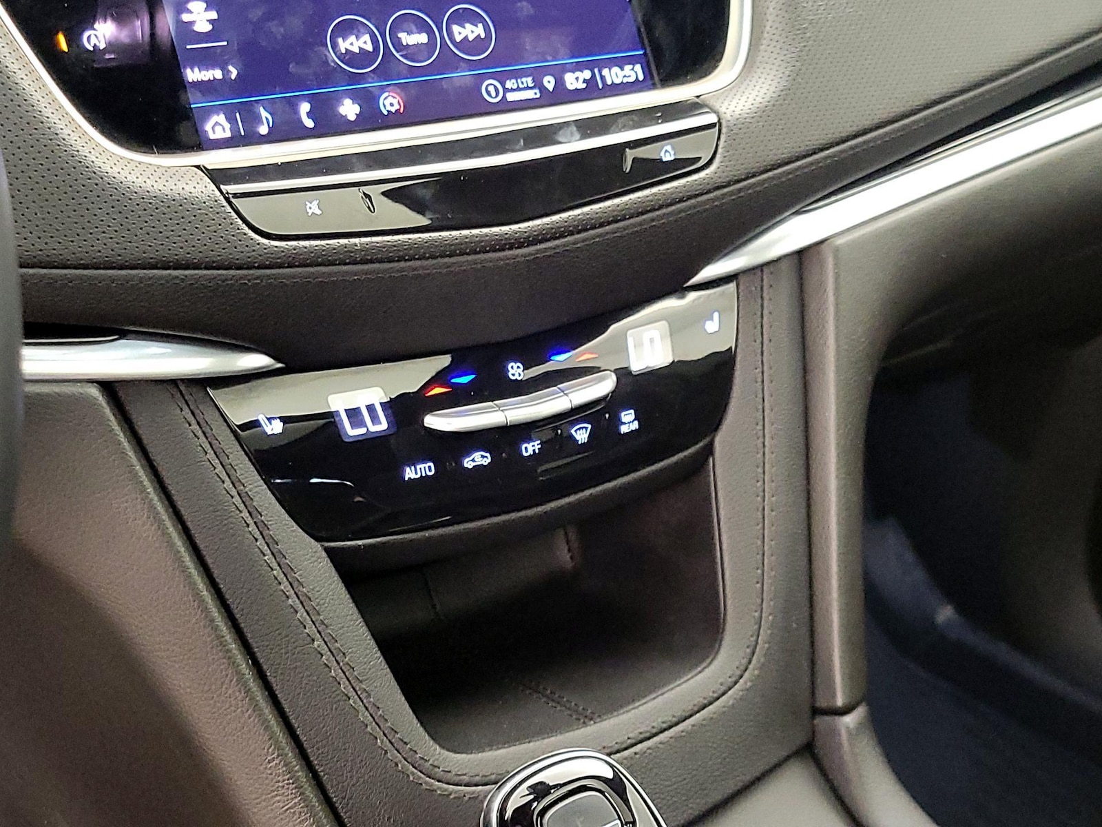2025 Cadillac XT6 Luxury - Photo 17