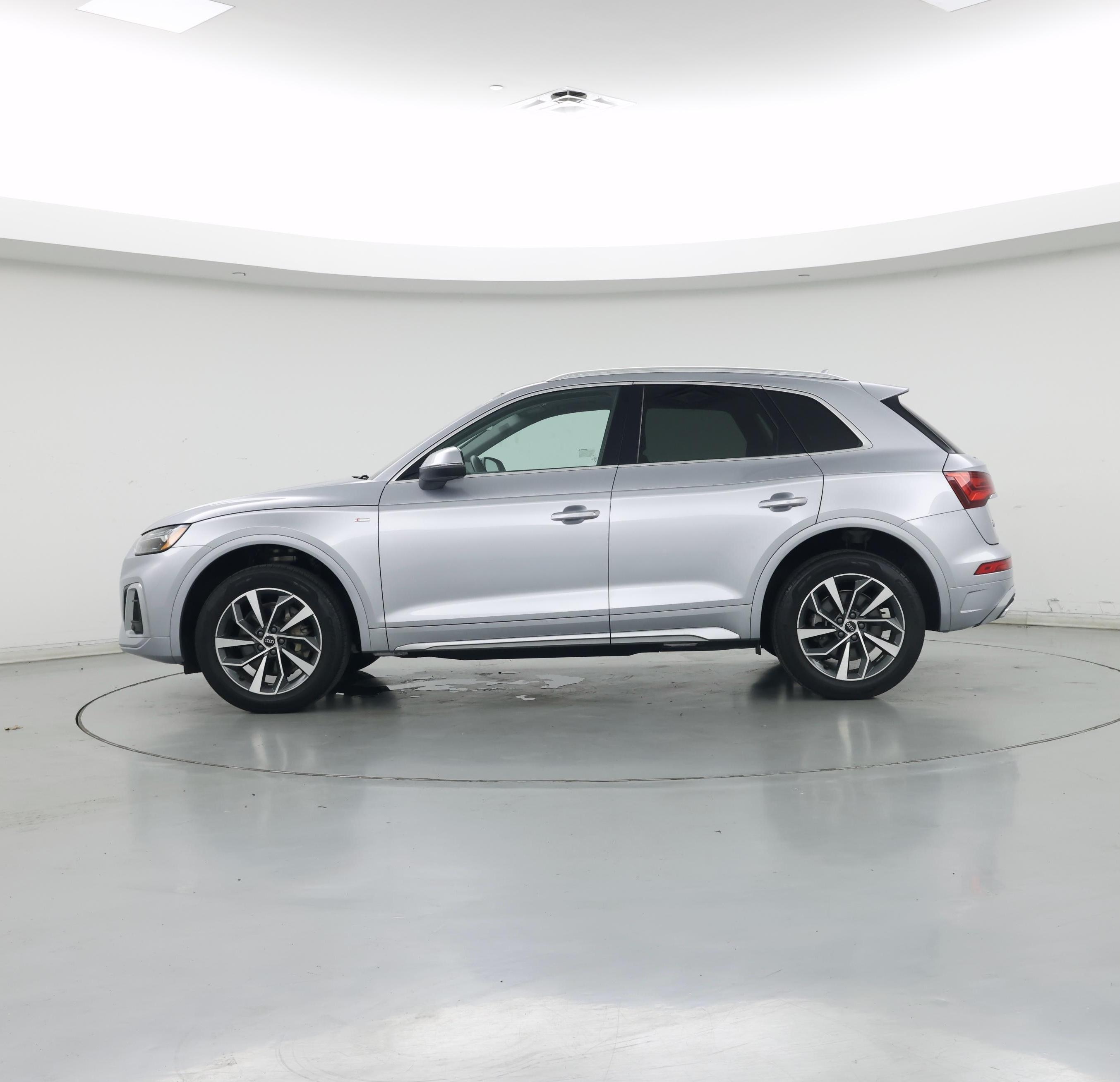 Thumbnail: 2023 Audi Q5 - 3