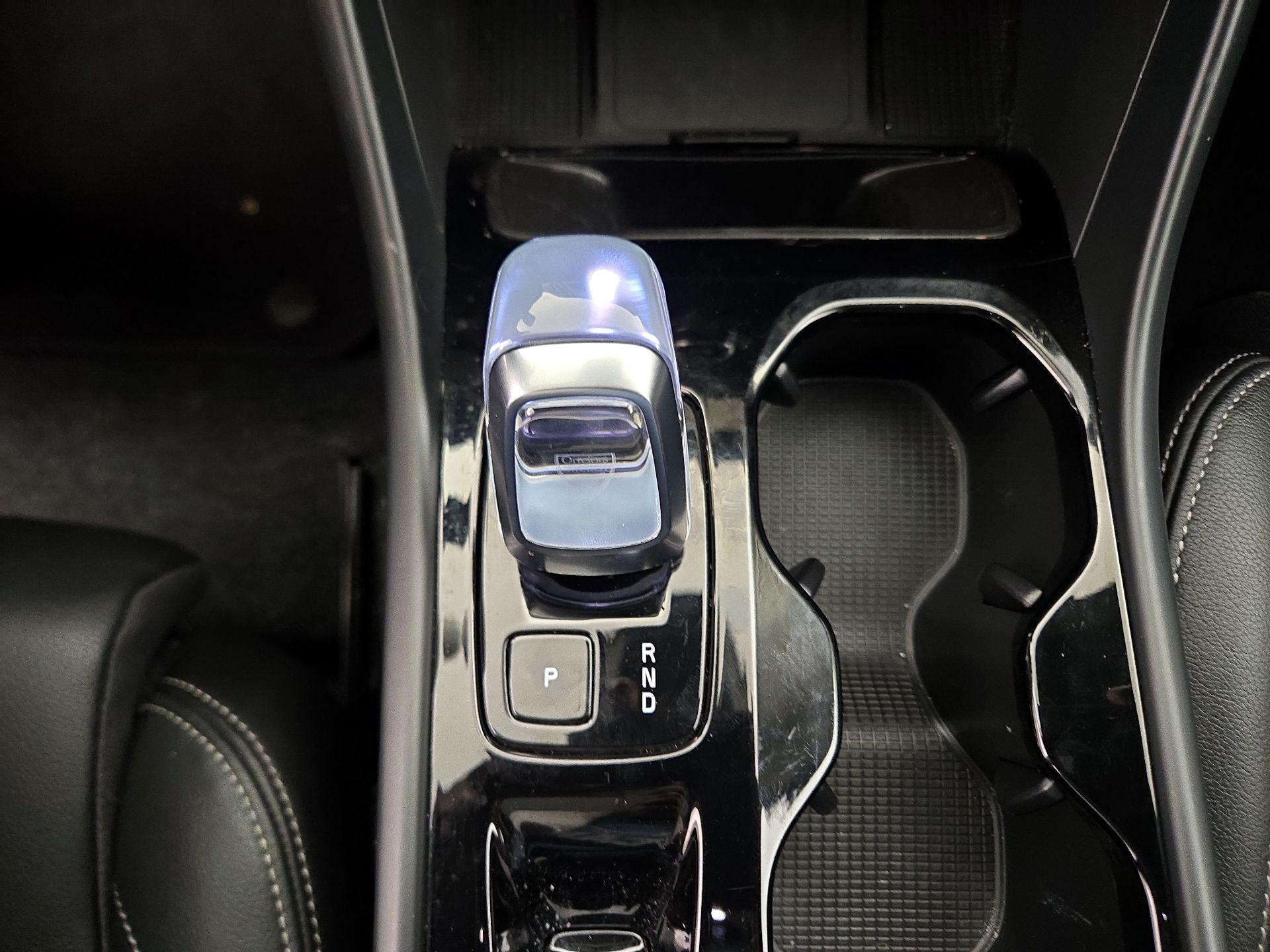 Thumbnail: 2025 Volvo XC40 - 18