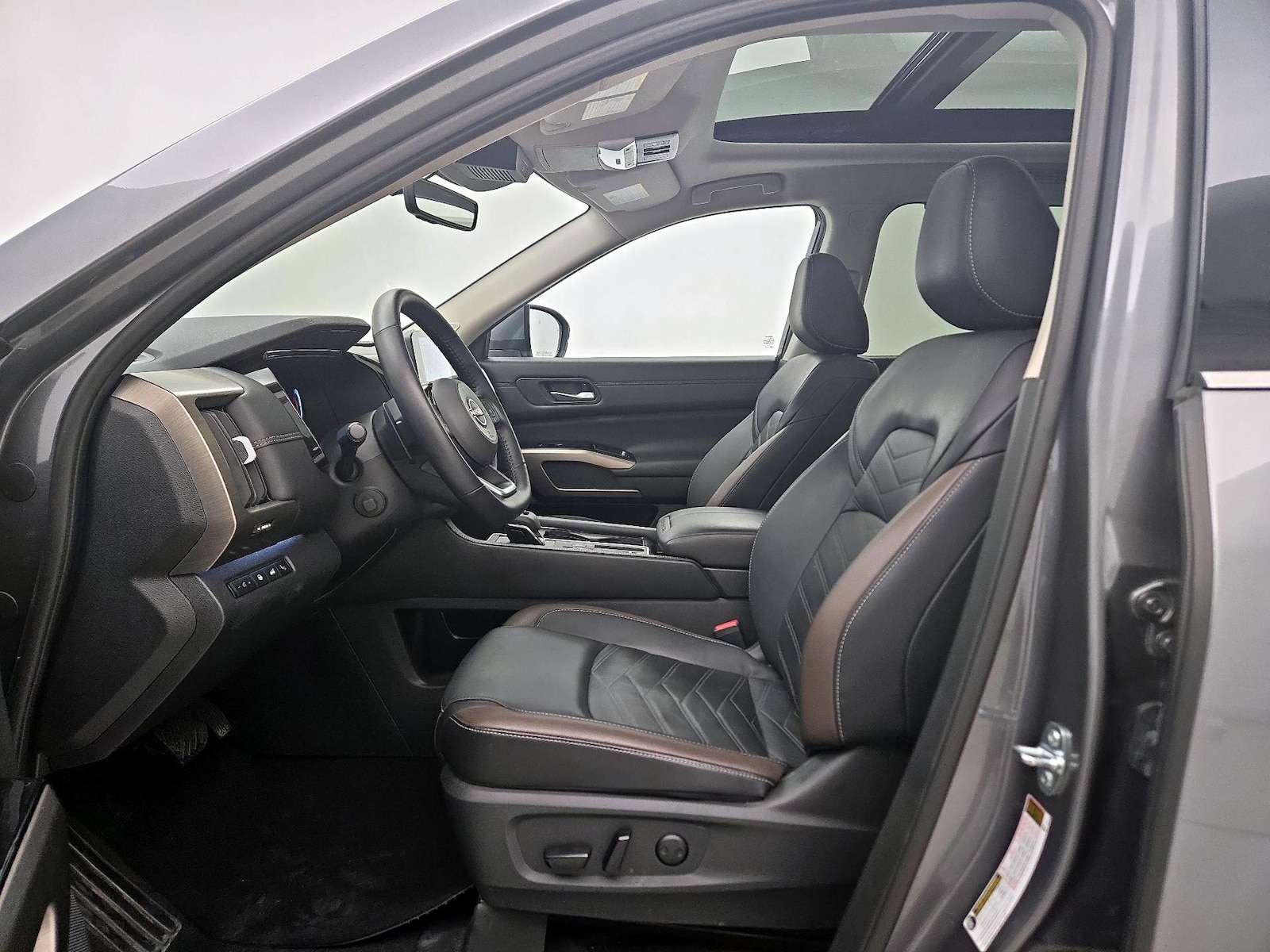2025 Nissan Pathfinder Platinum - Photo 12