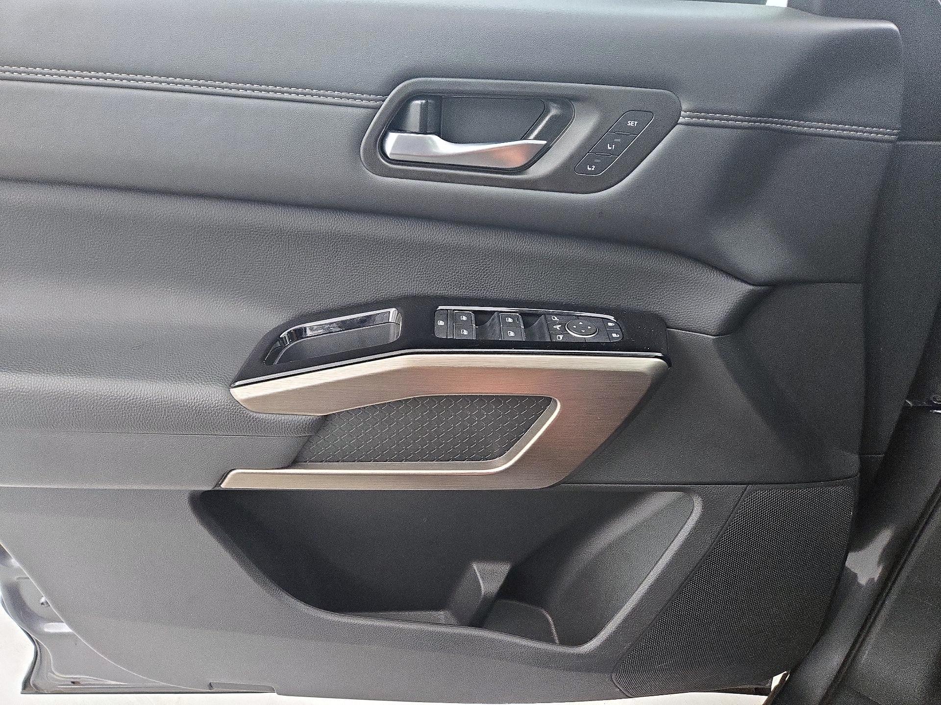 Thumbnail: 2025 Nissan Pathfinder - 12