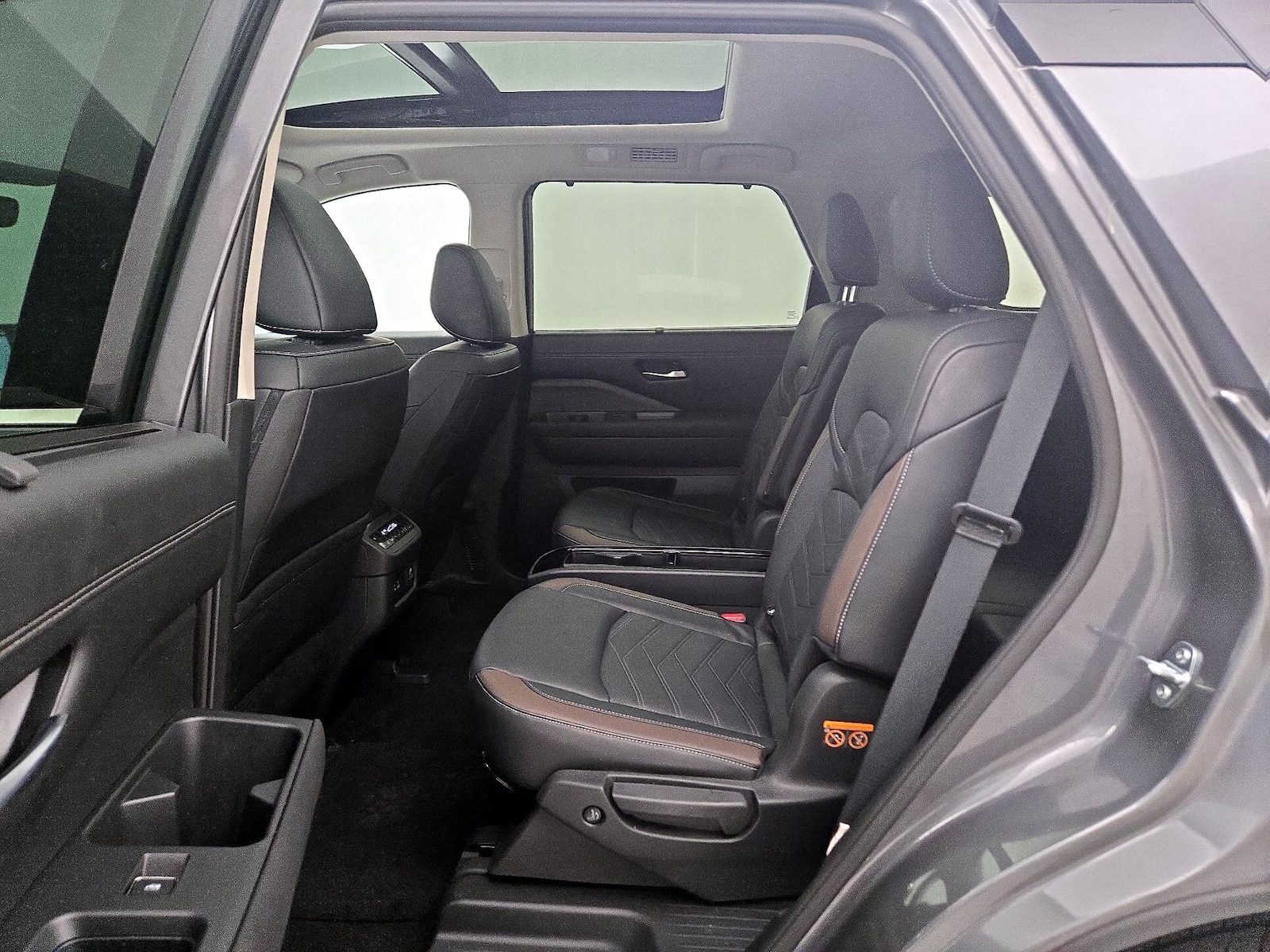 2025 Nissan Pathfinder Platinum - Photo 22