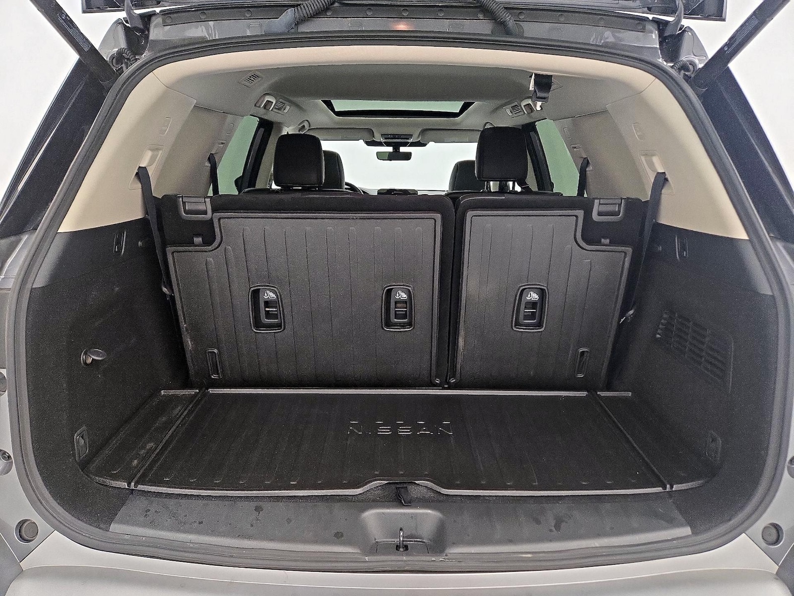 2025 Nissan Pathfinder Platinum - Photo 24