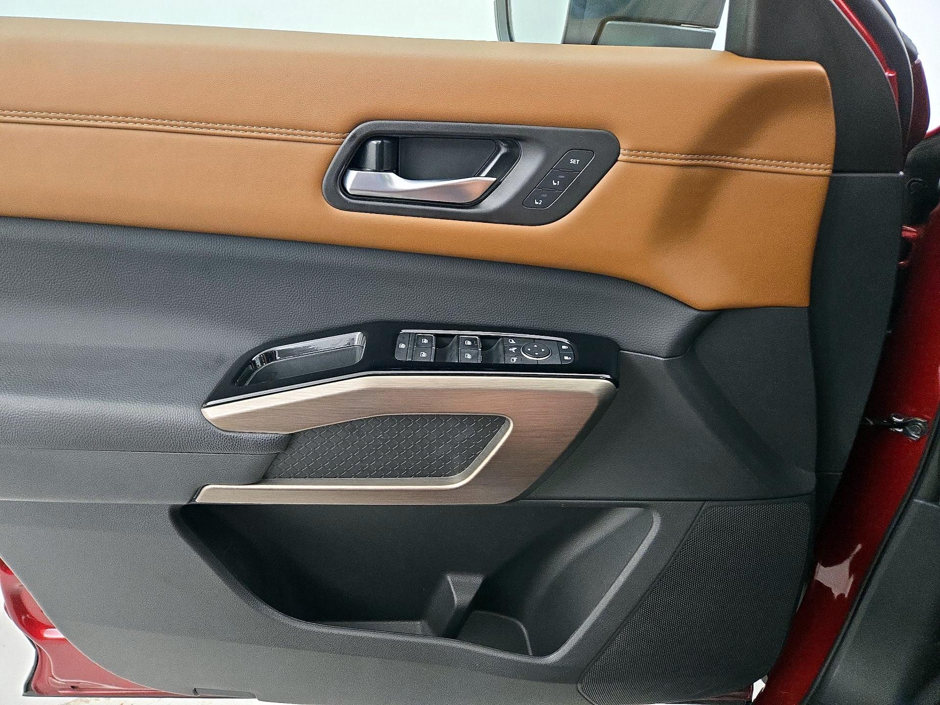 Thumbnail: 2025 Nissan Pathfinder - 12
