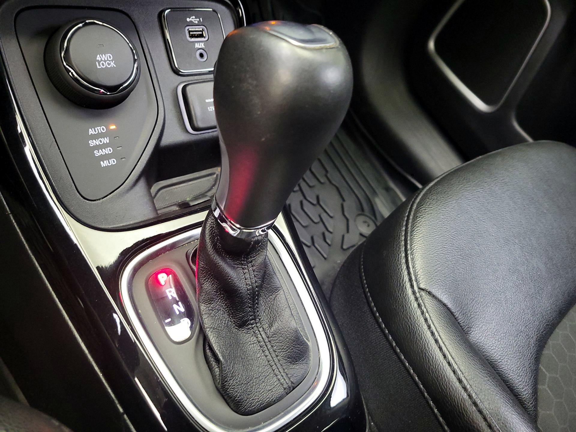 Thumbnail: 2021 Jeep Compass - 17