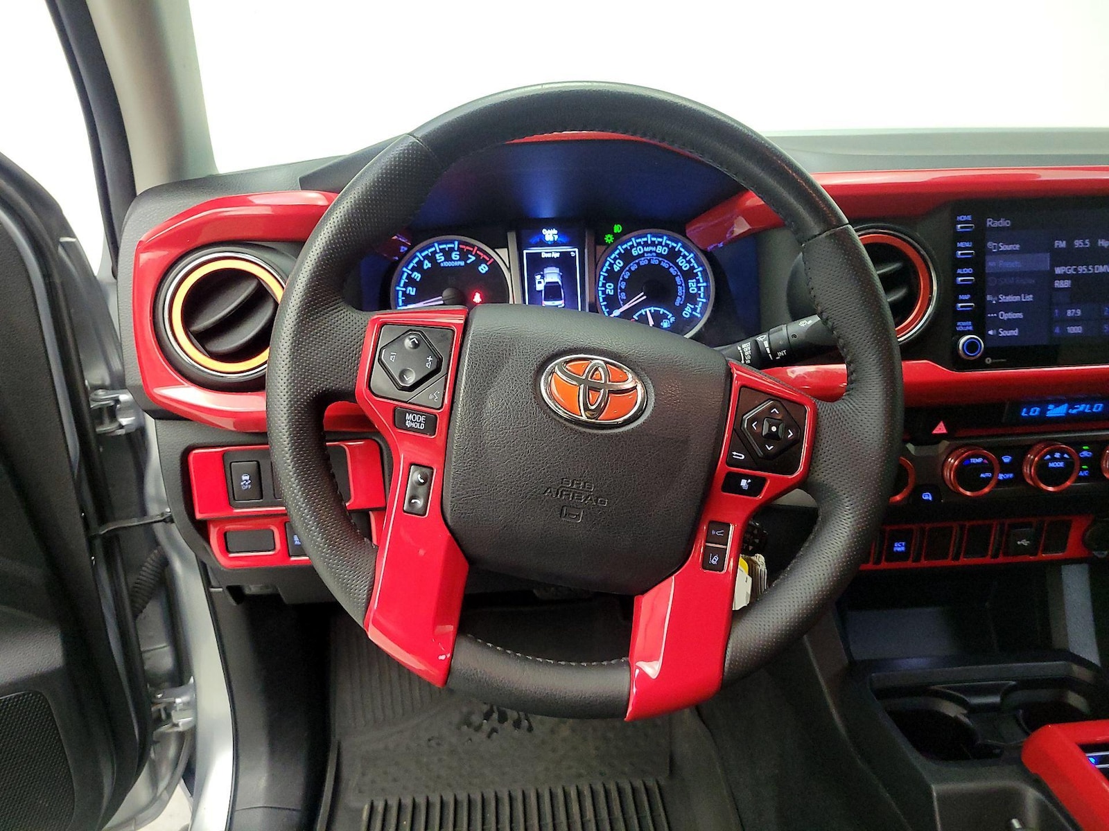 2022 Toyota Tacoma SR5 - Photo 11