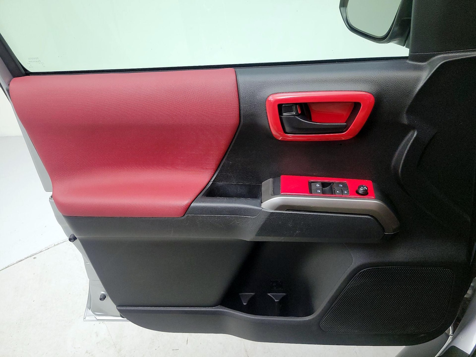 2022 Toyota Tacoma SR5 - Photo 13