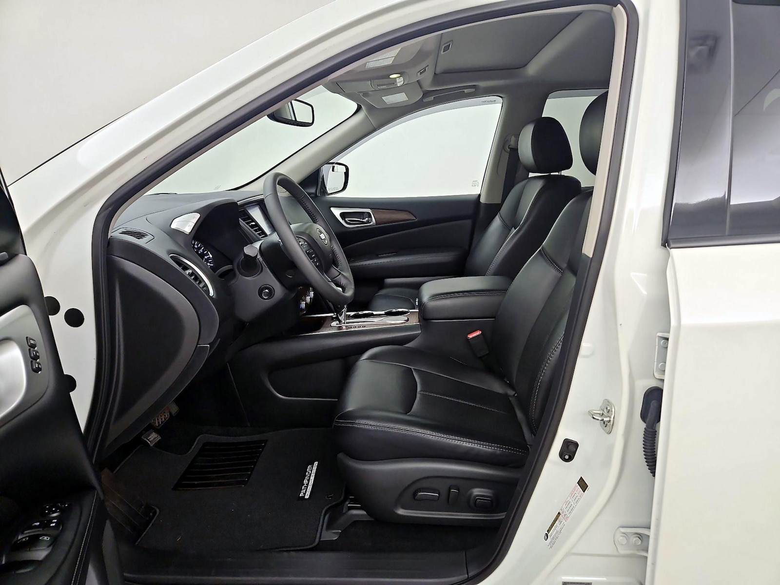 2017 Nissan Pathfinder Platinum - Photo 12