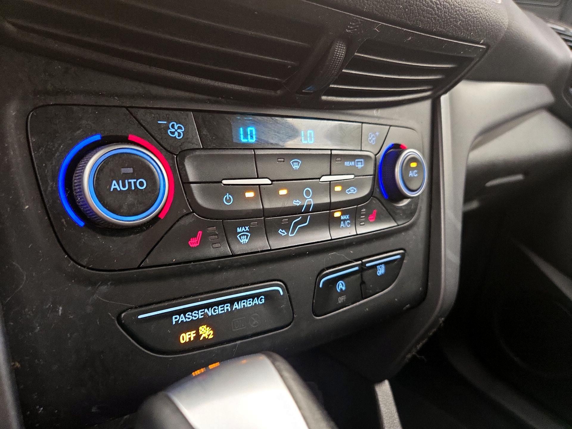 Thumbnail: 2018 Ford Escape - 16