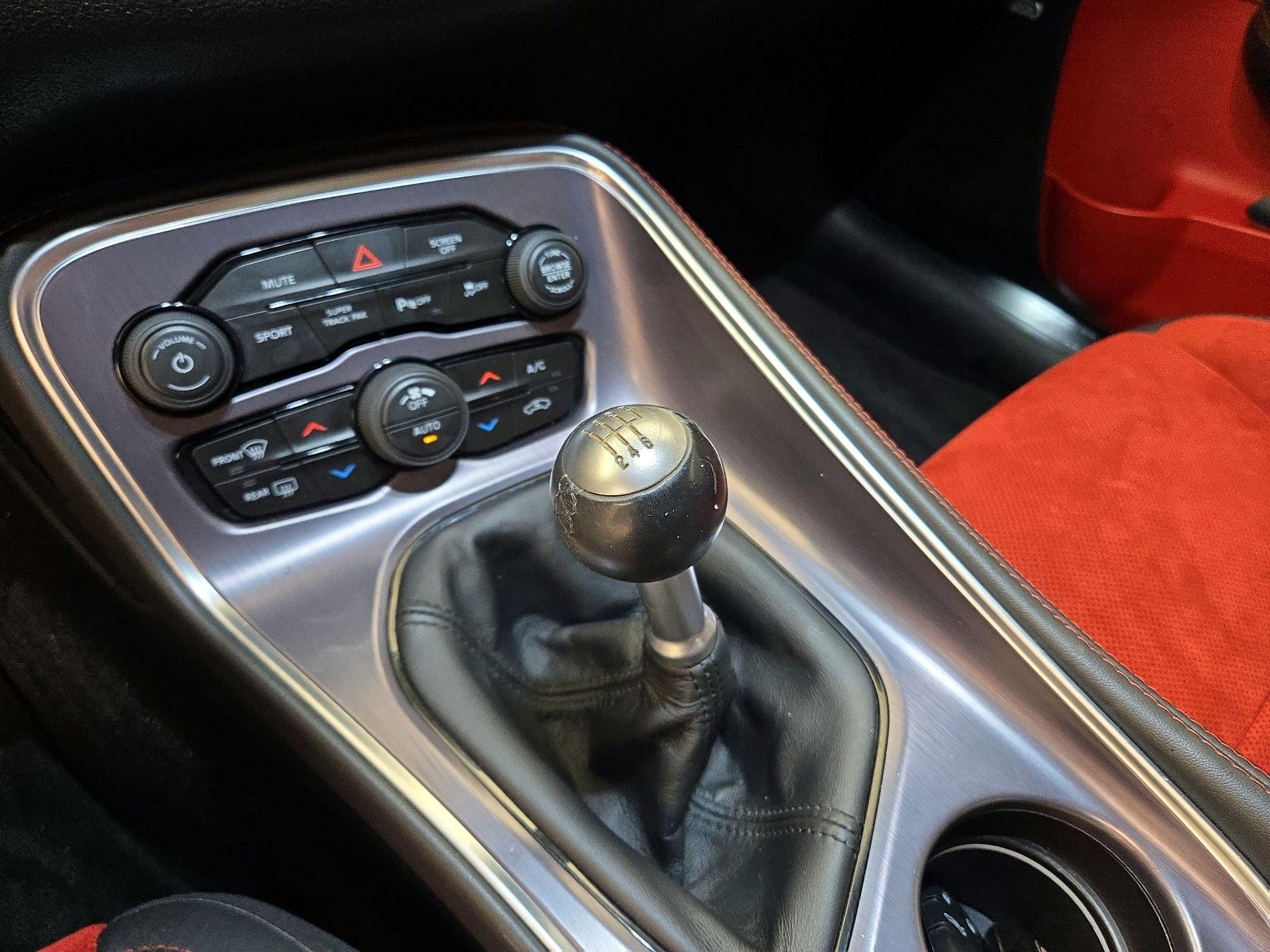 Thumbnail: 2017 Dodge Challenger - 18