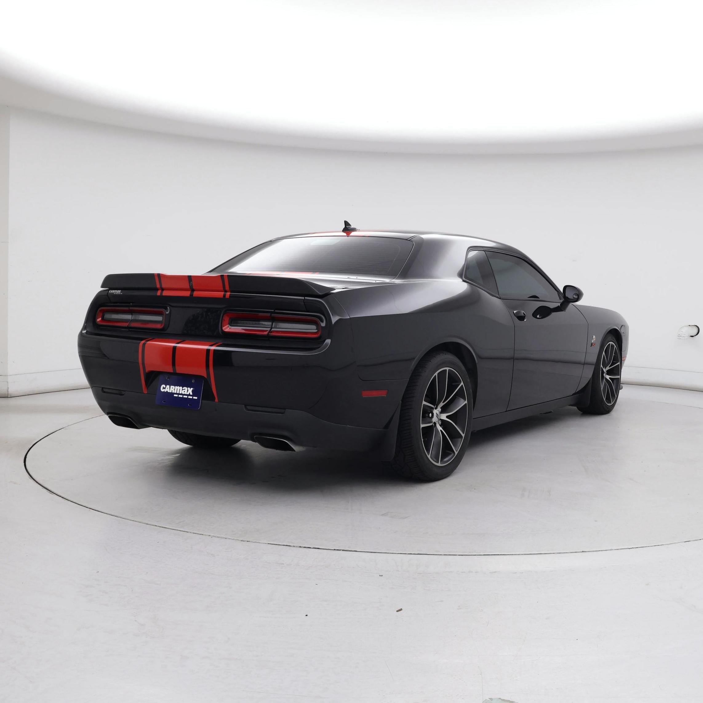 Thumbnail: 2017 Dodge Challenger - 8