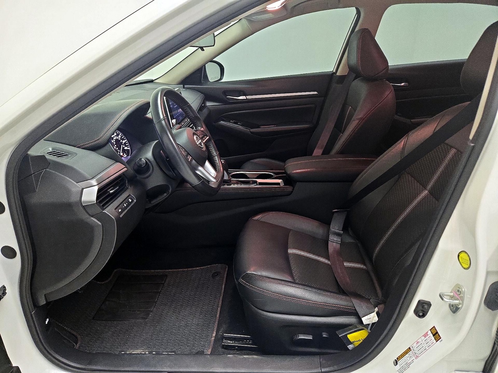 2024 Nissan Altima SR - Photo 12